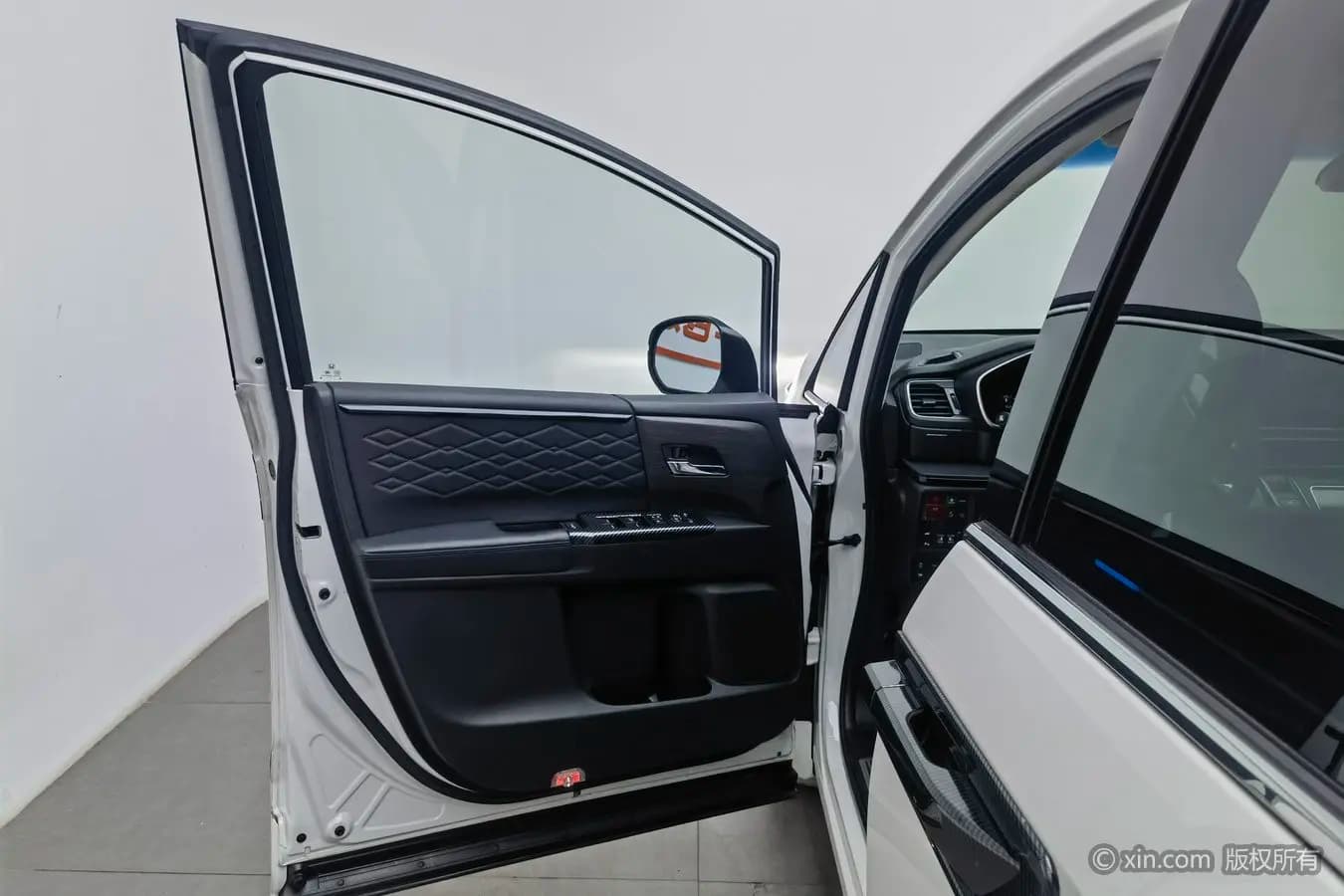 Honda Elysion 2023 г. 38676 км. — фото 17