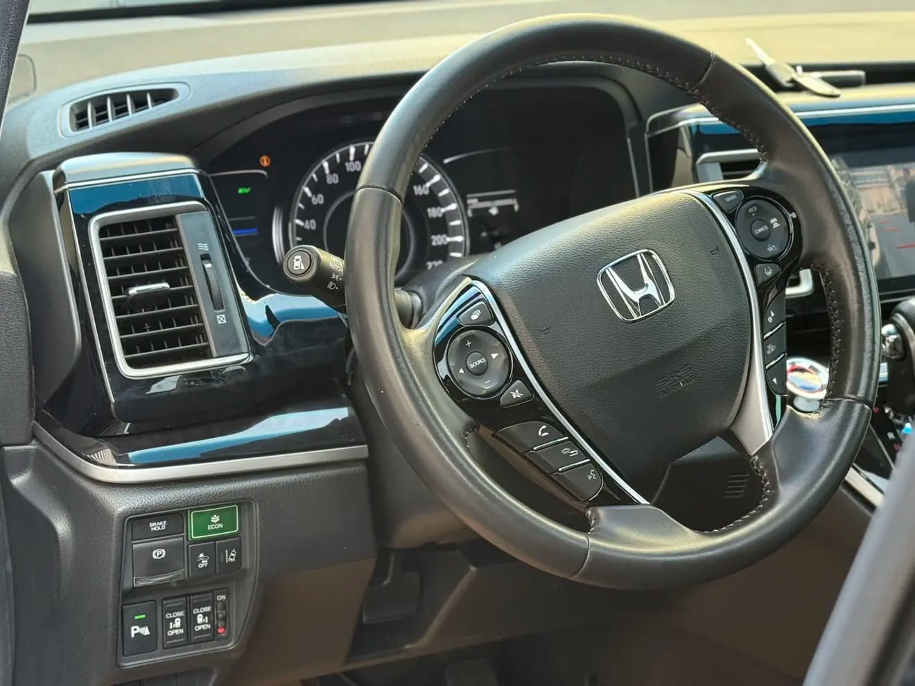 Honda Elysion 2021 г. 58677 км. — фото 8