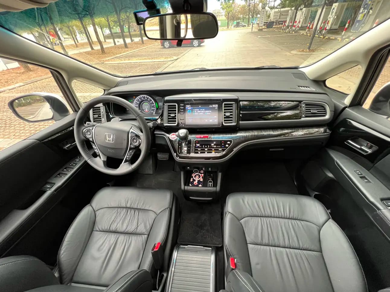 Honda Elysion 2021 г. 52078 км. — фото 11