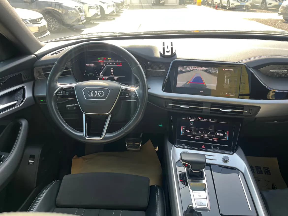 Audi Q6 2023 г. 86045 км. — фото 15
