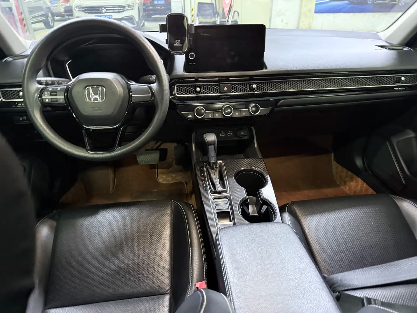 Honda Civic 2022 г. 50119 км. — фото 12