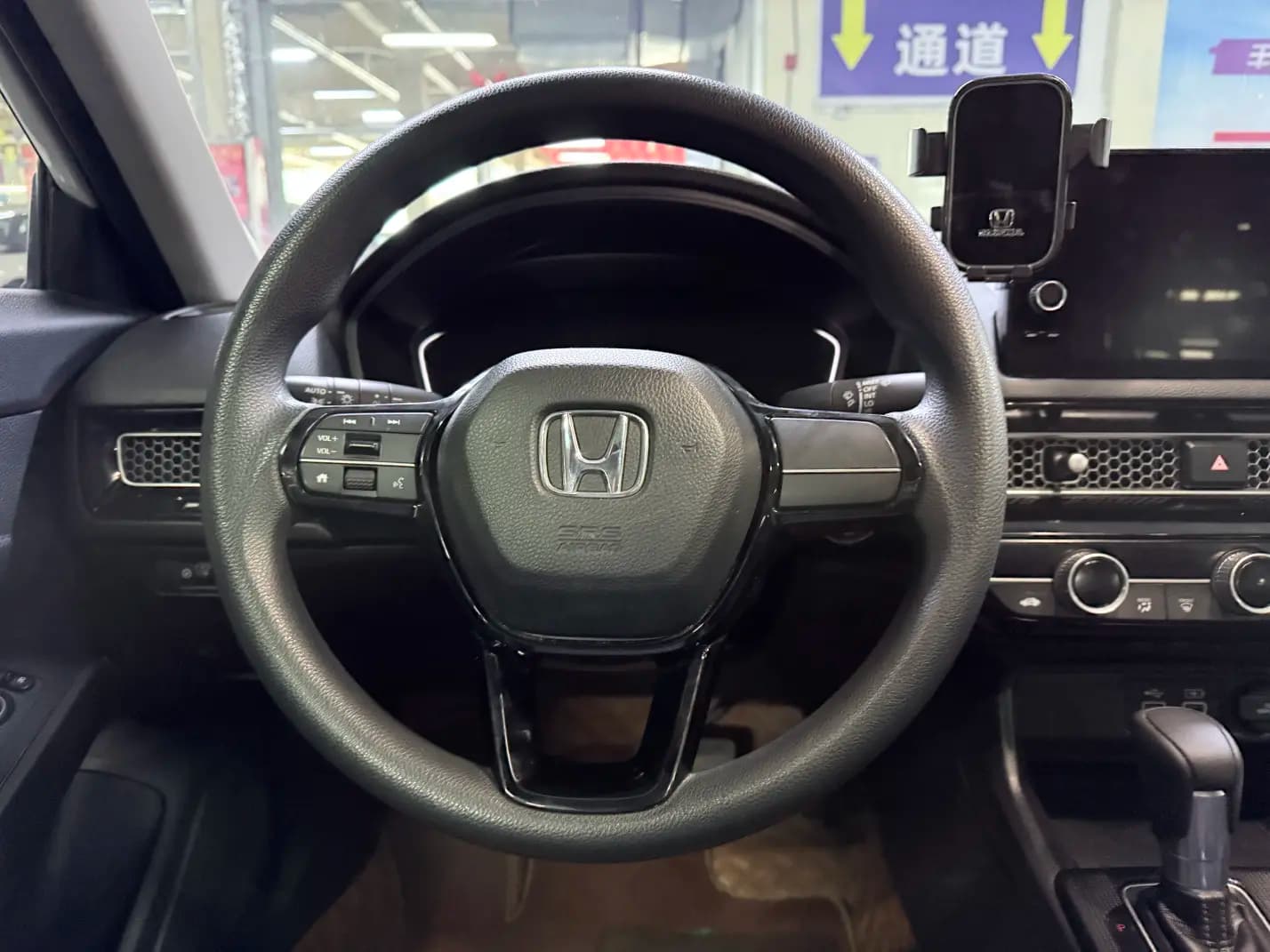 Honda Civic 2022 г. 50119 км. — фото 13