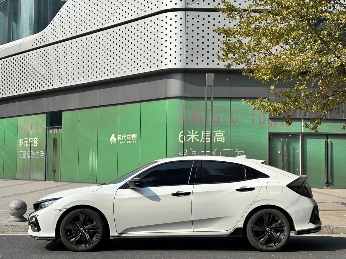 Honda Civic 2023 г. 46121 км. — фото 3