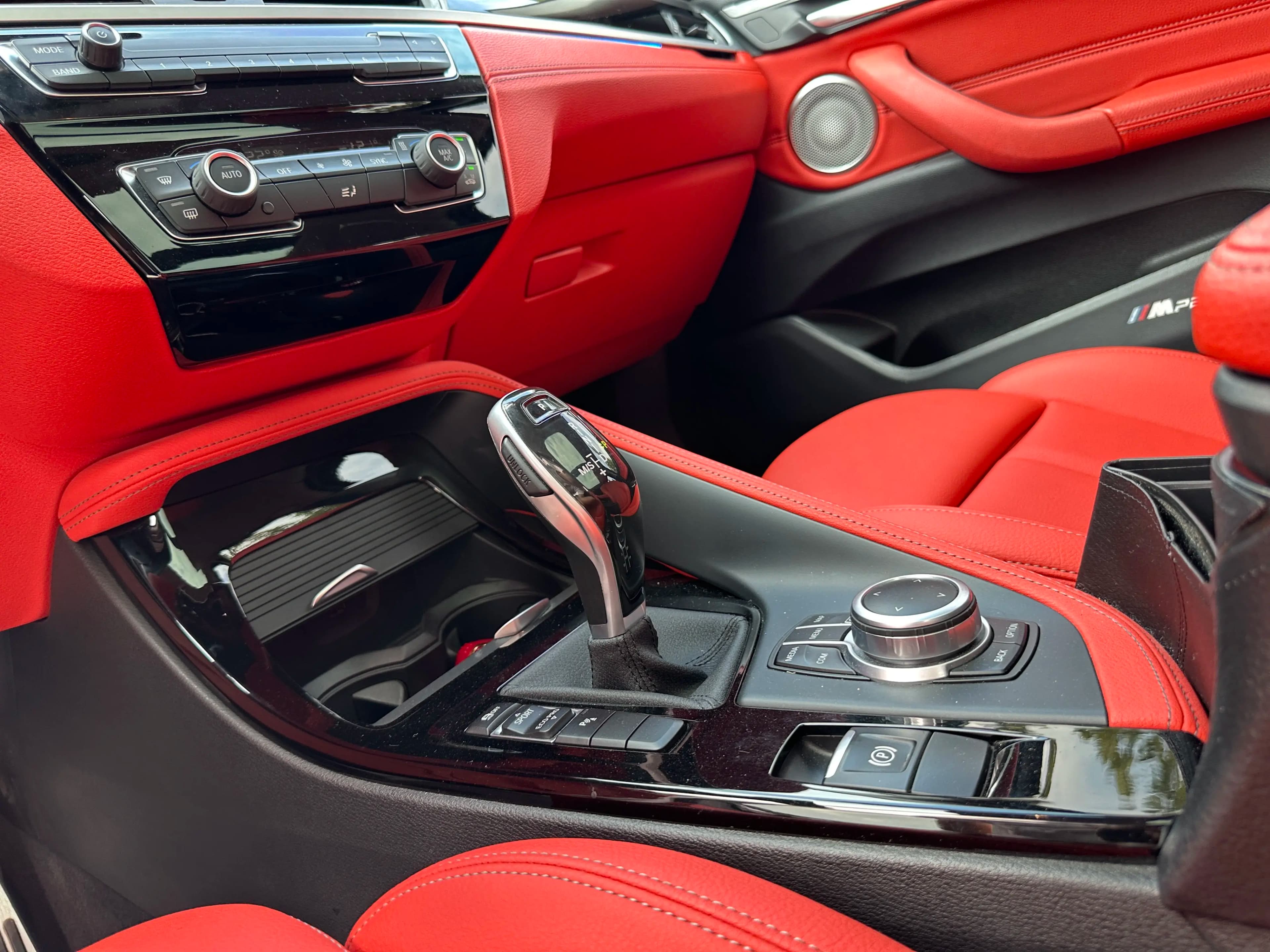 BMW X2 2022 г. 63037 км. — фото 12