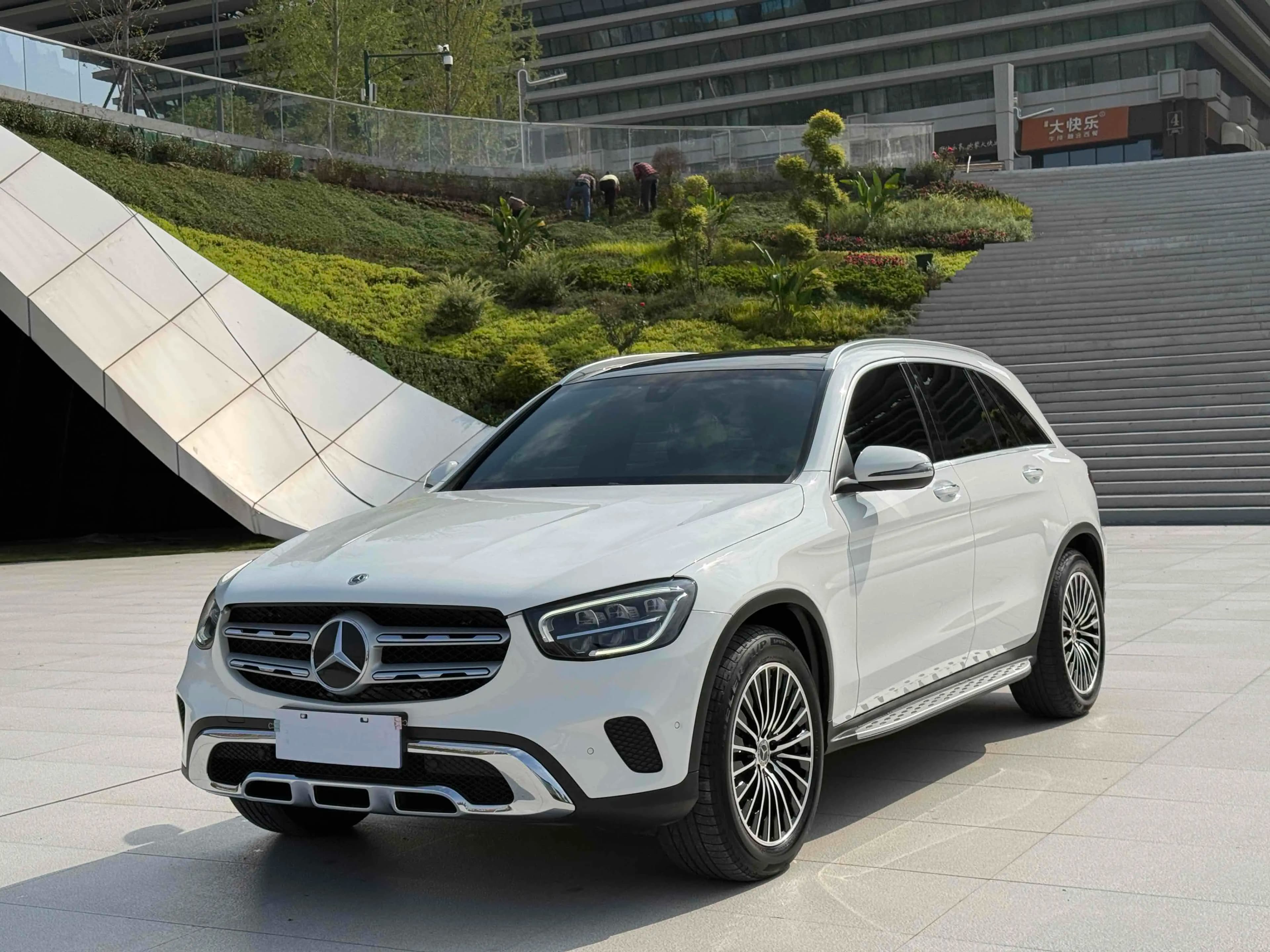 Mercedes-Benz GLC 2022 г. 72072 км. — фото 13
