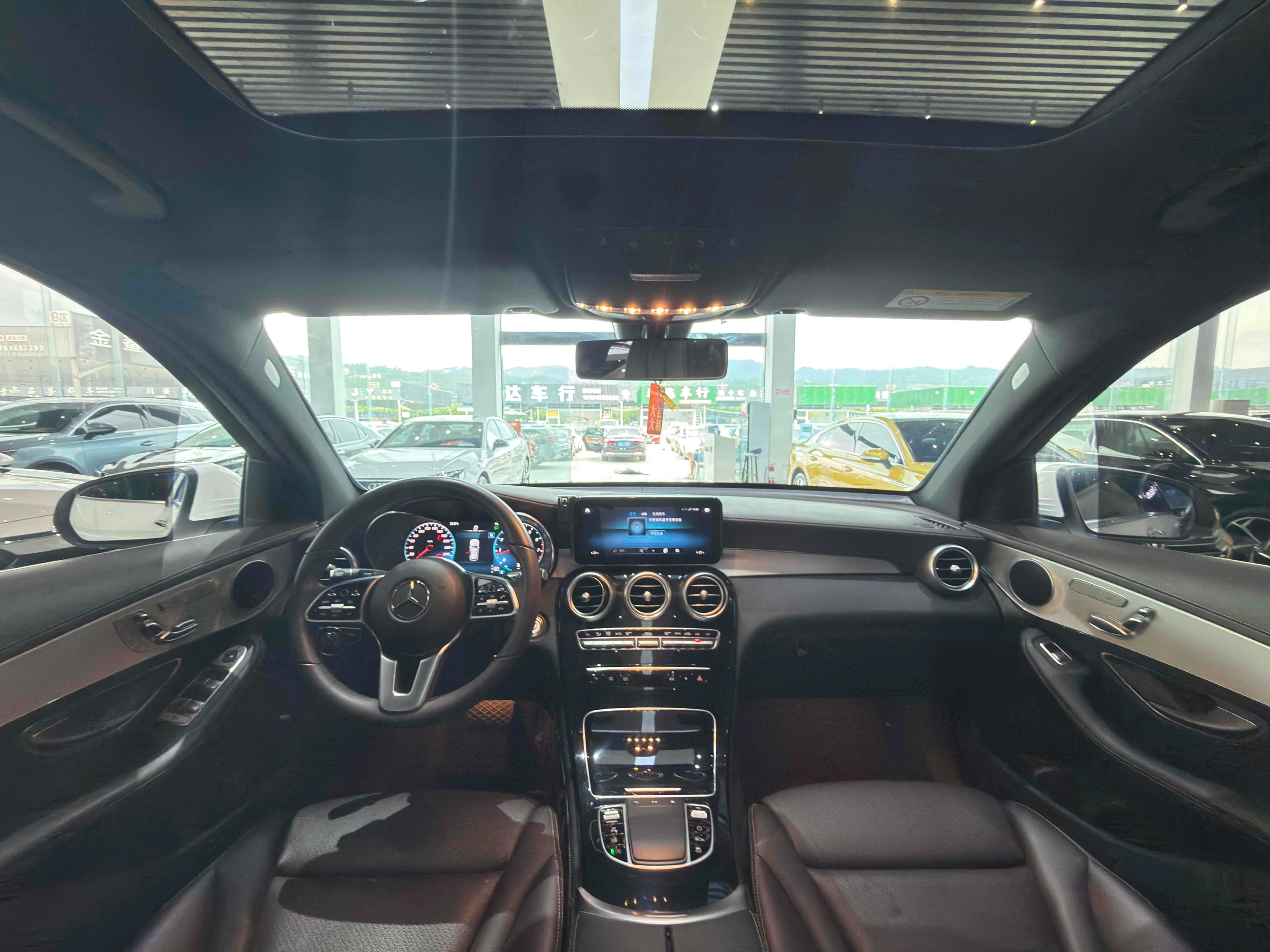Mercedes-Benz GLC 2022 г. 72072 км. — фото 24