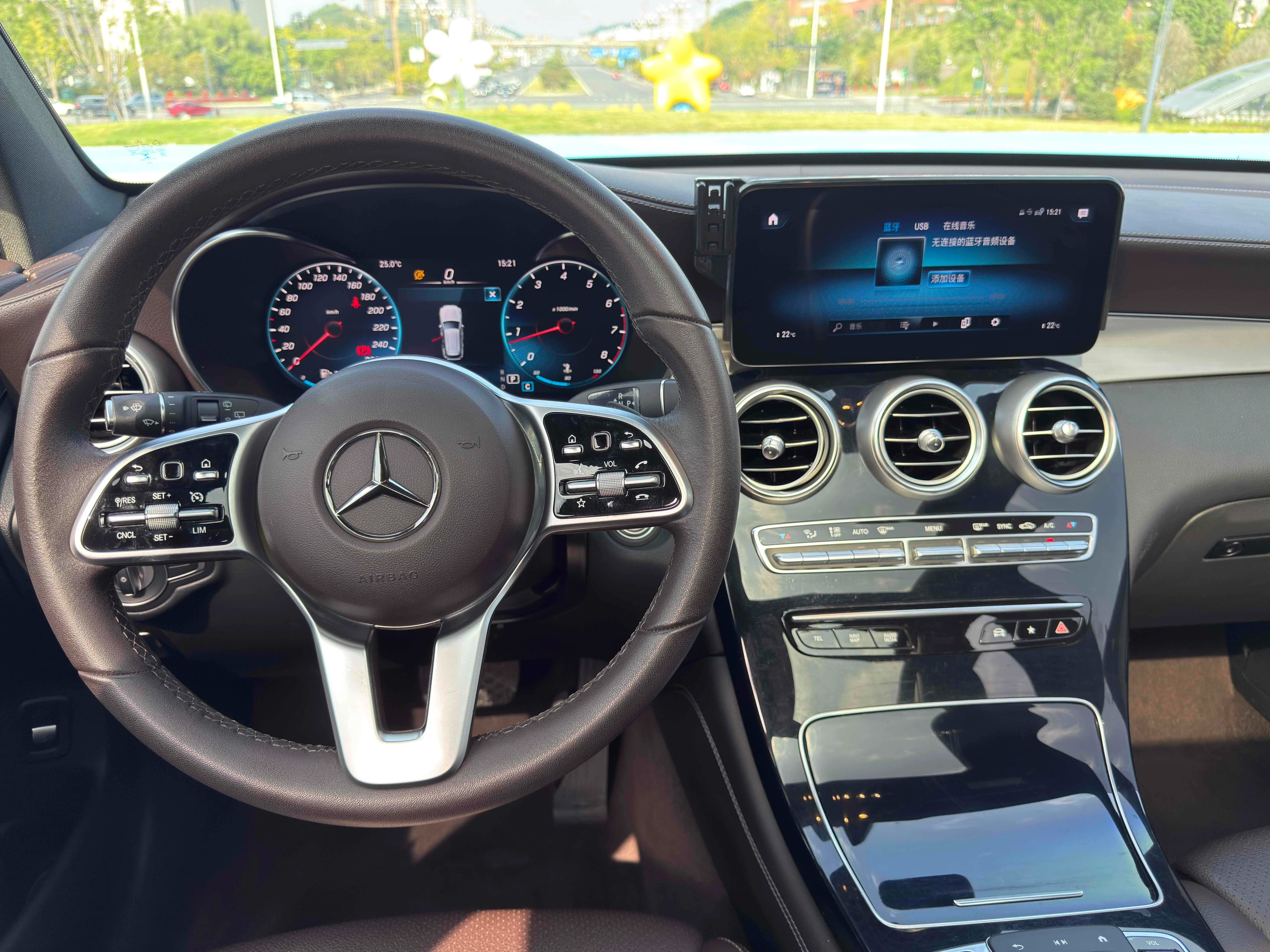 Mercedes-Benz GLC 2022 г. 72072 км. — фото 26