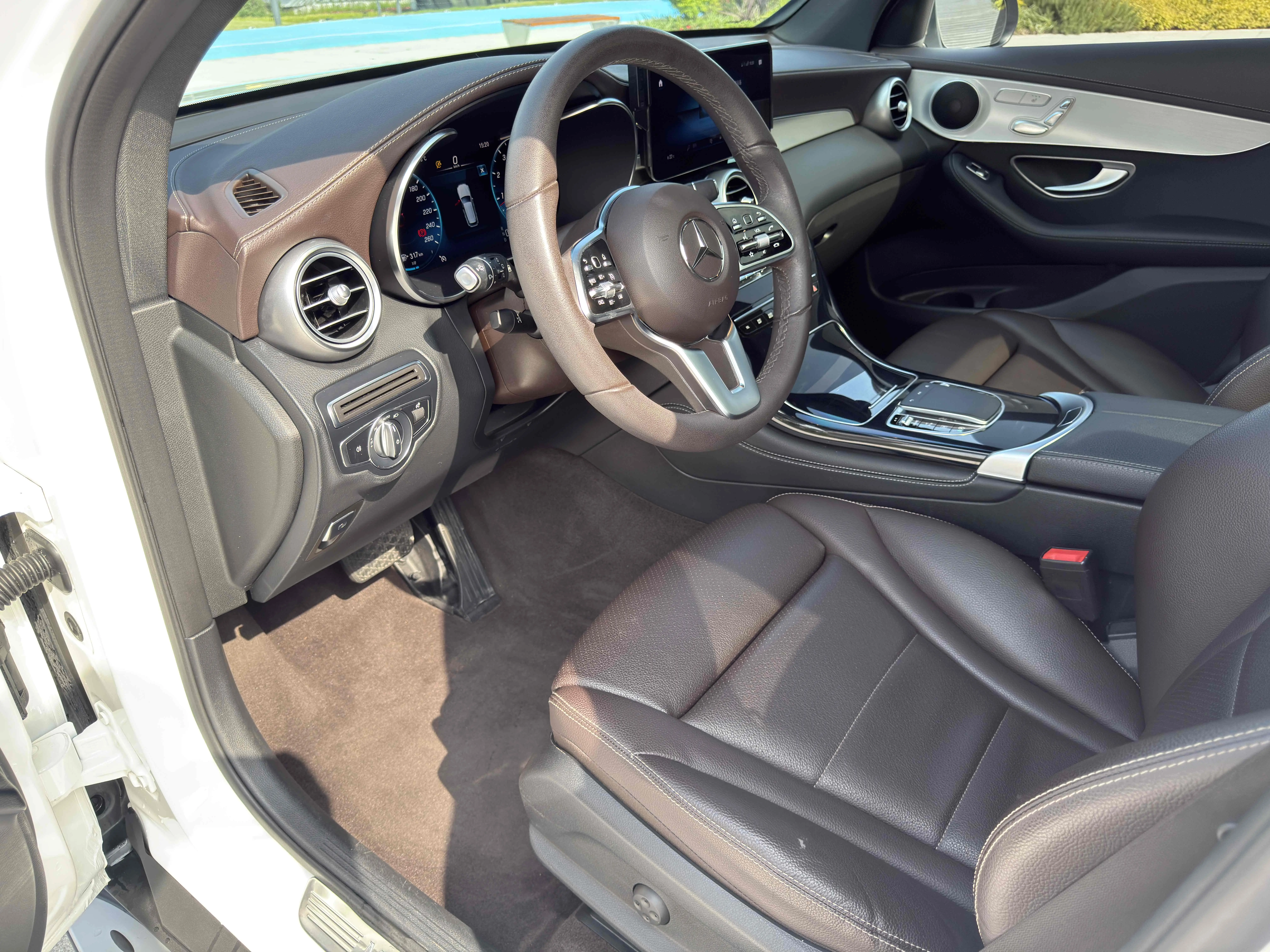 Mercedes-Benz GLC 2022 г. 72072 км. — фото 28
