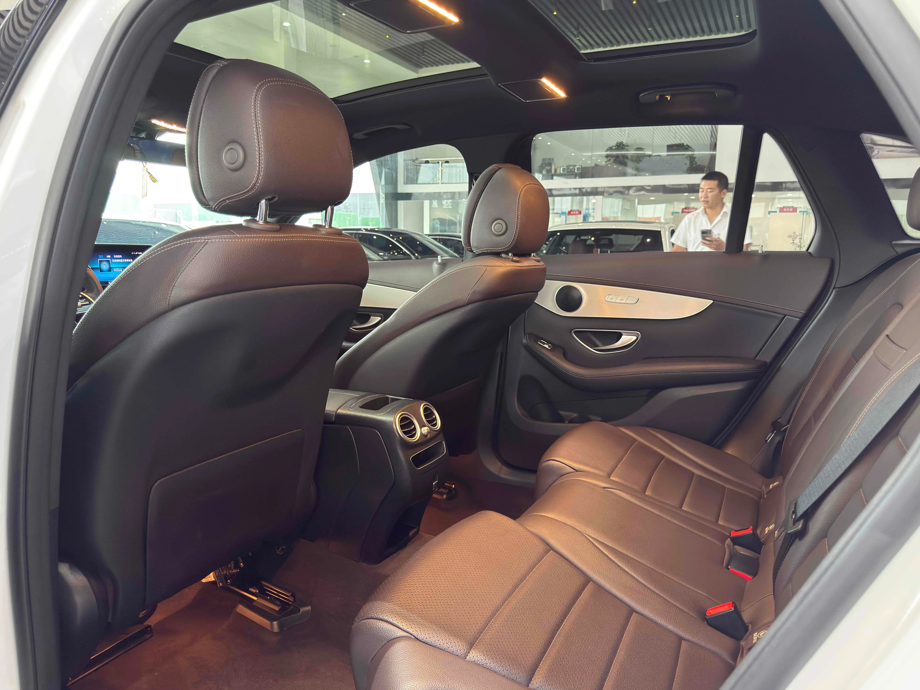 Mercedes-Benz GLC 2022 г. 72072 км. — фото 29