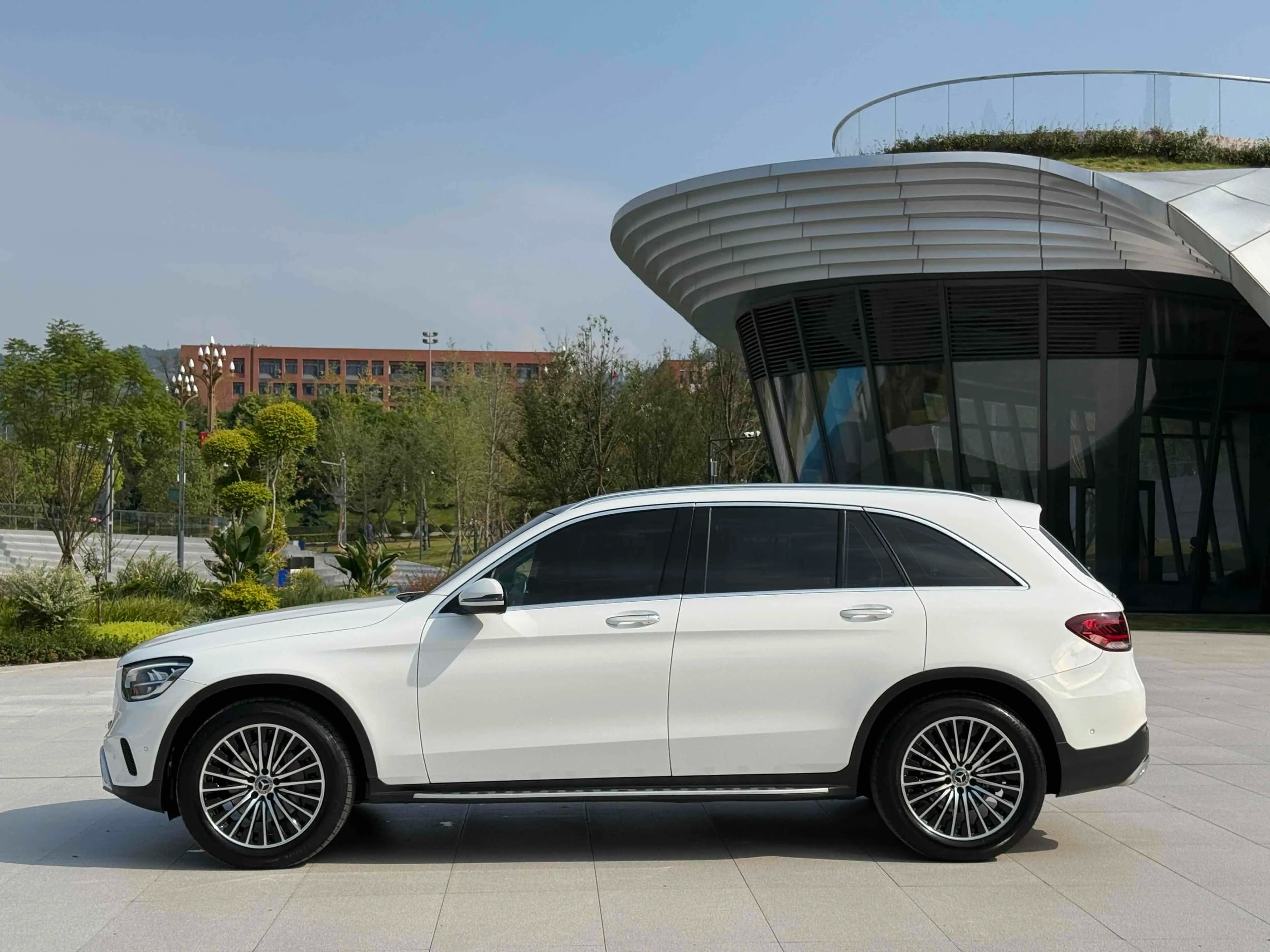 Mercedes-Benz GLC 2022 г. 72072 км. — фото 4