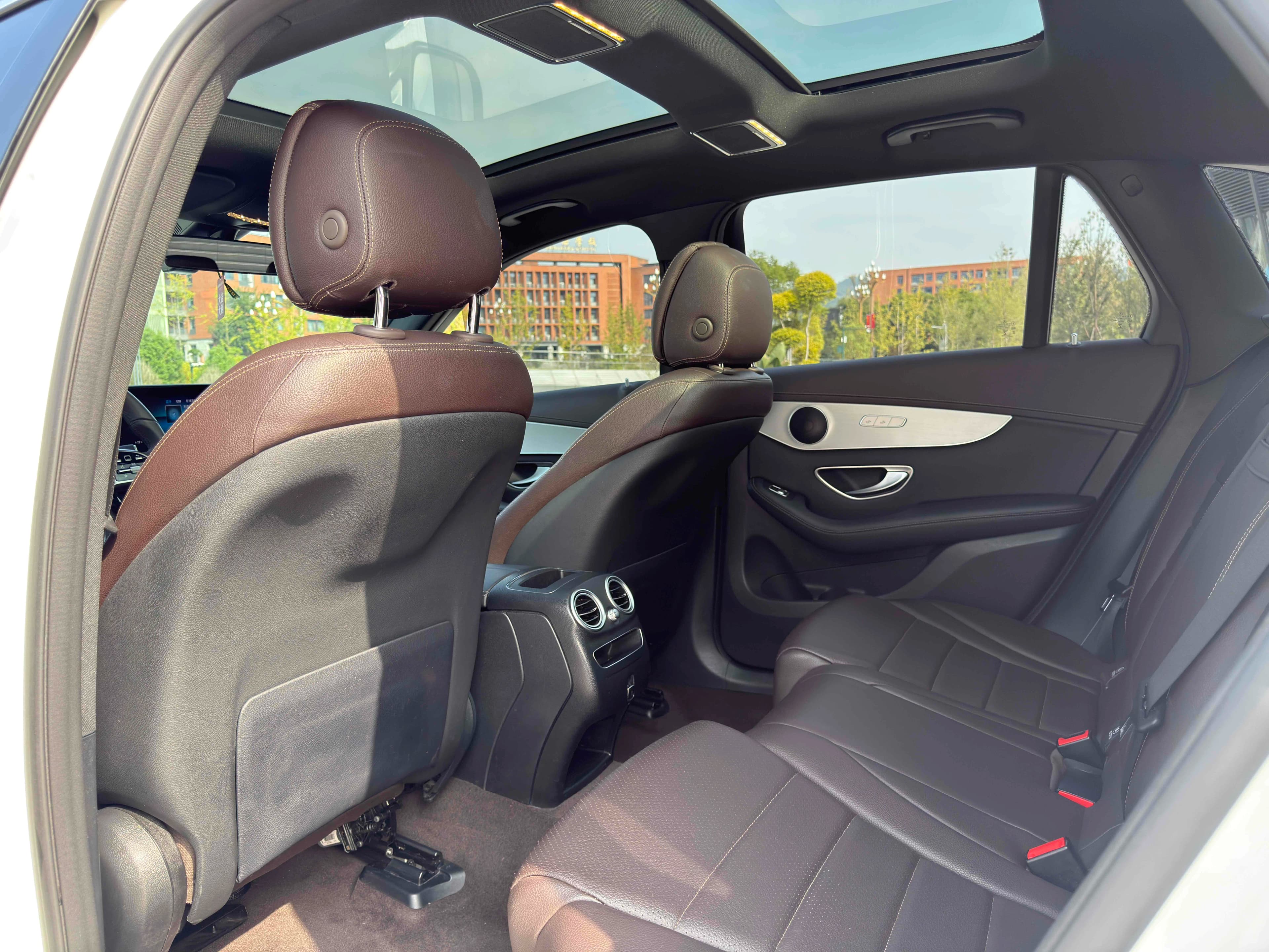 Mercedes-Benz GLC 2022 г. 72072 км. — фото 33