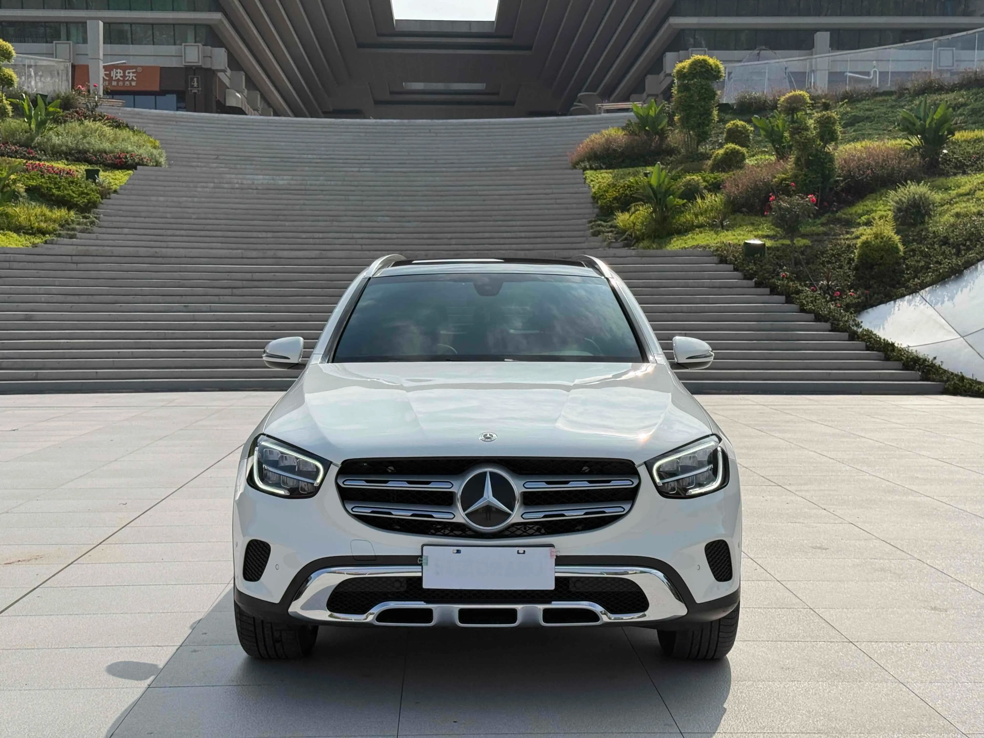 Mercedes-Benz GLC 2022 г. 72072 км. — фото 10