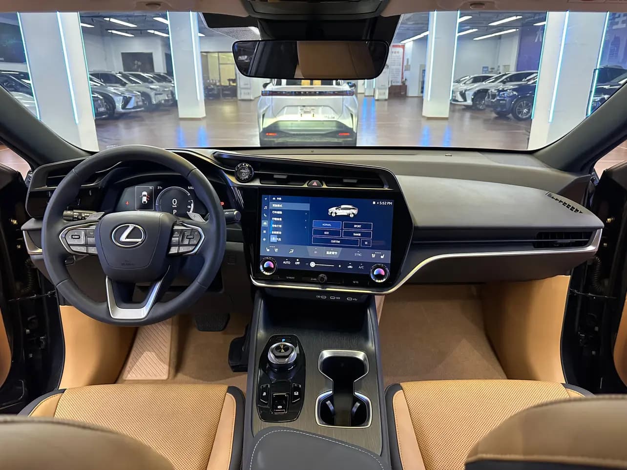 Lexus RZ 2023 г. 17287 км. — фото 17