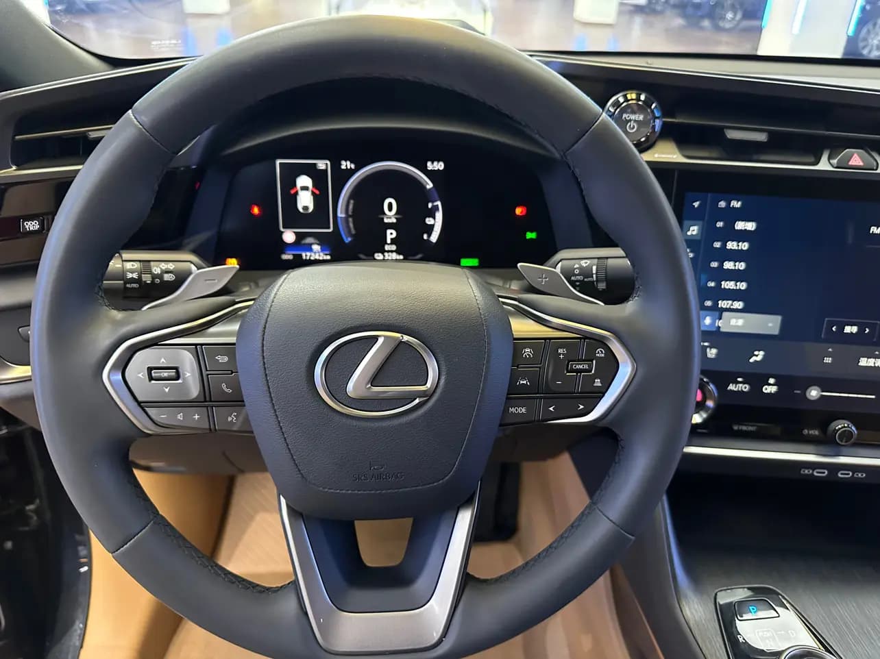 Lexus RZ 2023 г. 17287 км. — фото 19