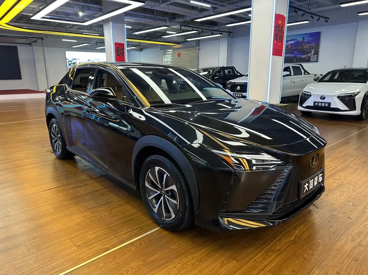 Lexus RZ 2023 г. 17287 км. — фото 3
