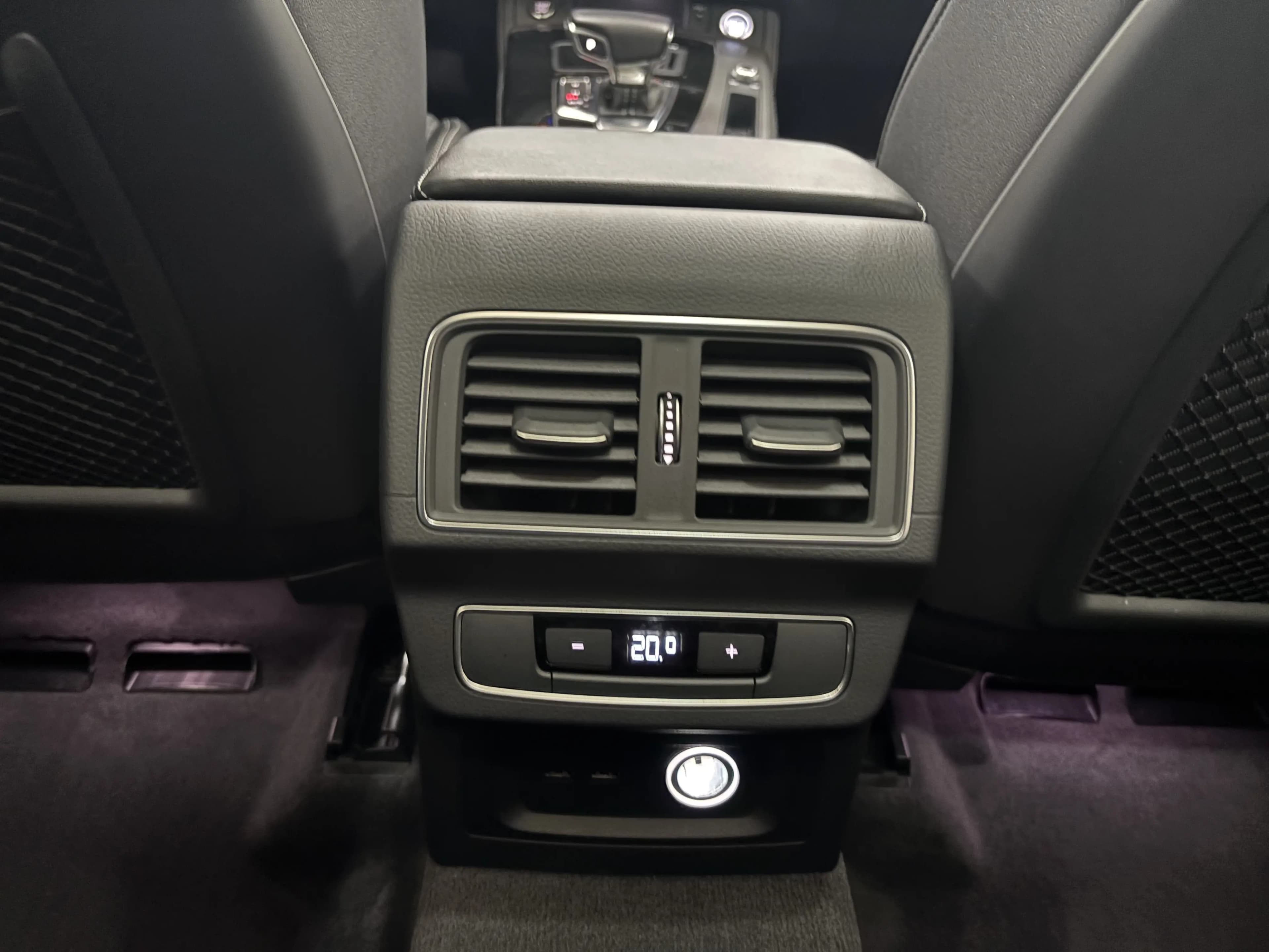 Audi Q5L Sportback 2022 г. 41008 км. — фото 13