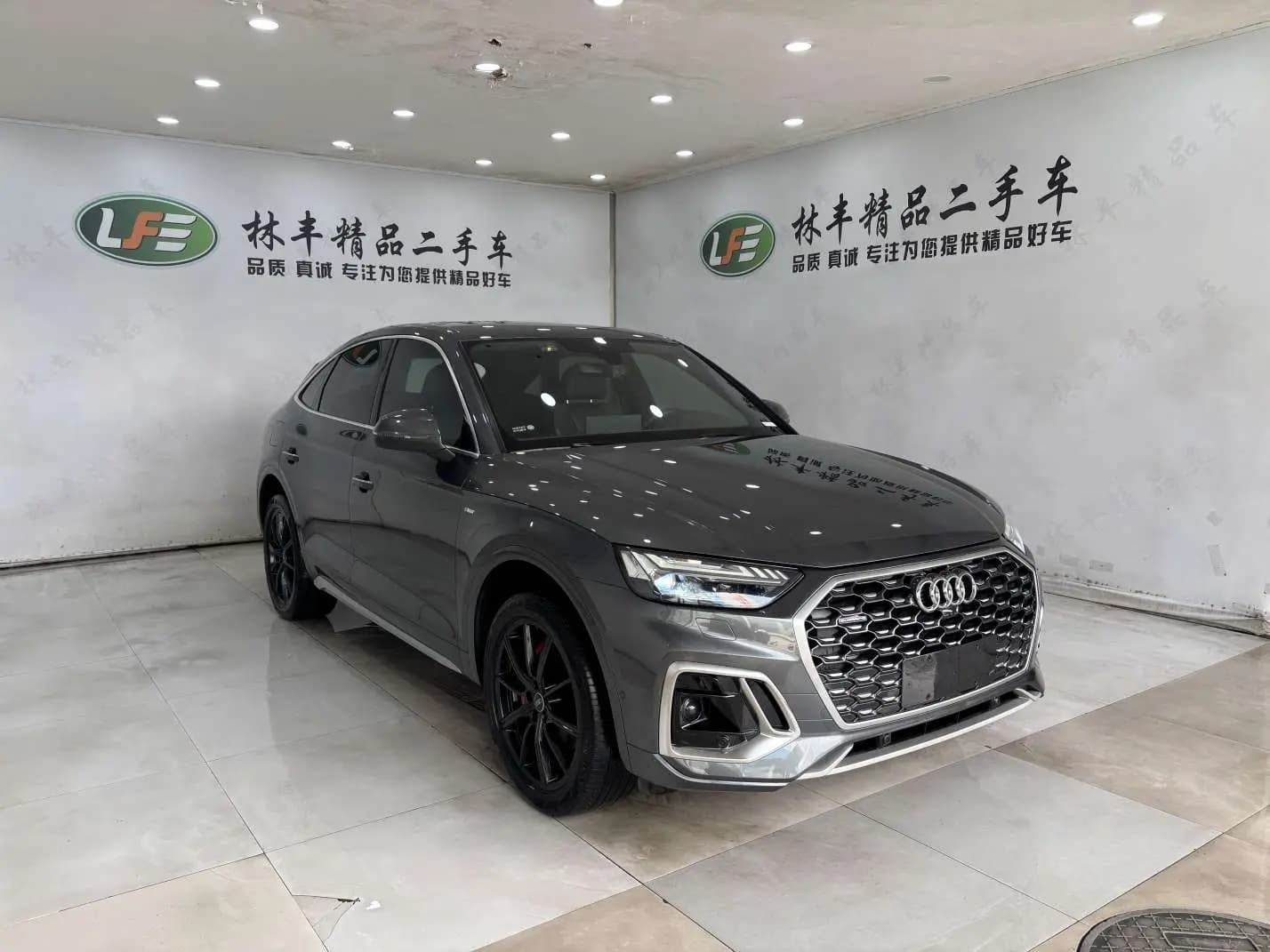 Audi Q5L Sportback 2022 г. 41008 км. — фото 3