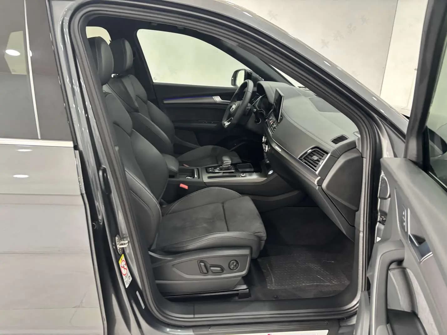 Audi Q5L Sportback 2022 г. 41008 км. — фото 27