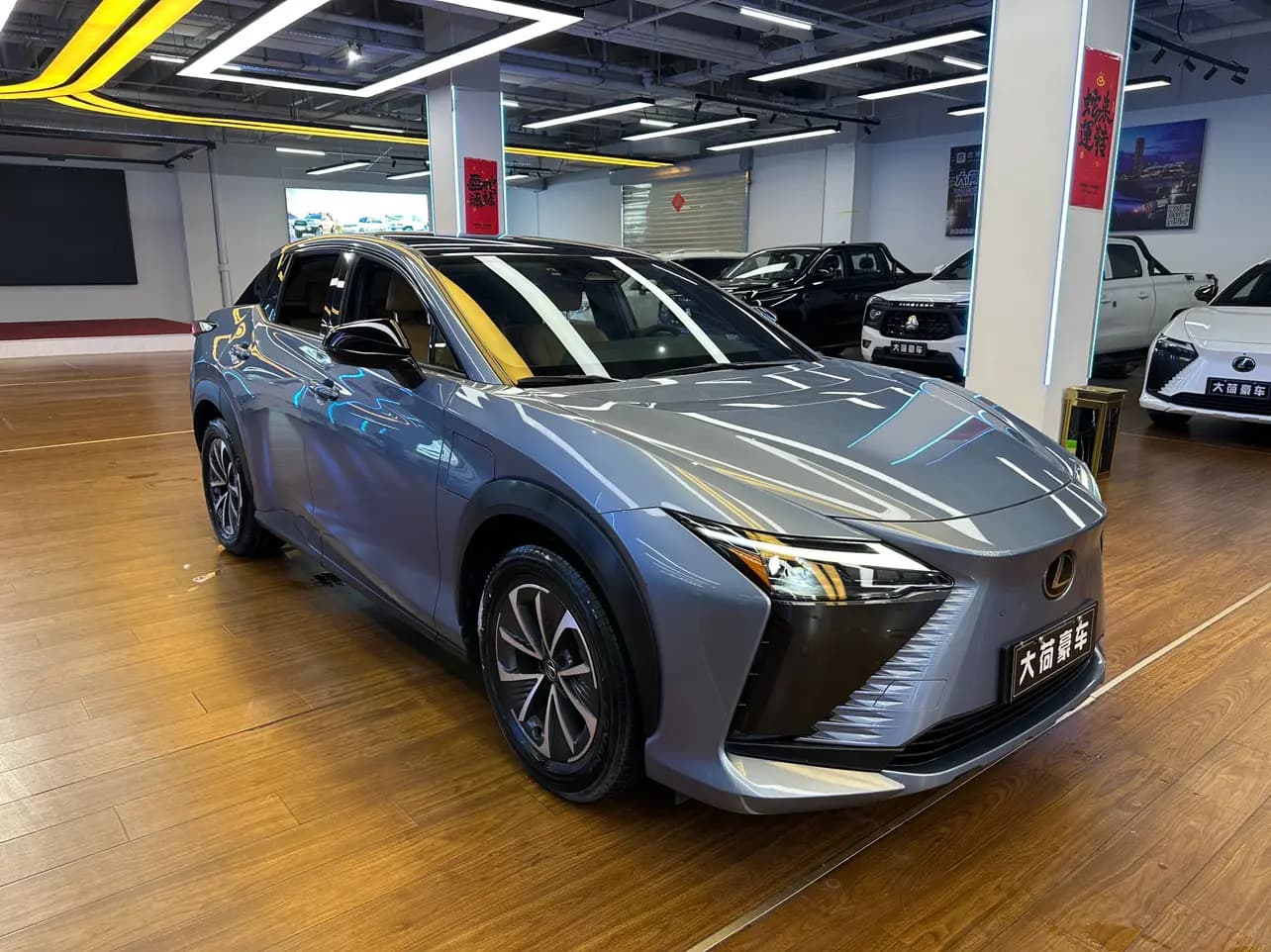 Lexus RZ 2023 г. 10088 км. — фото 3