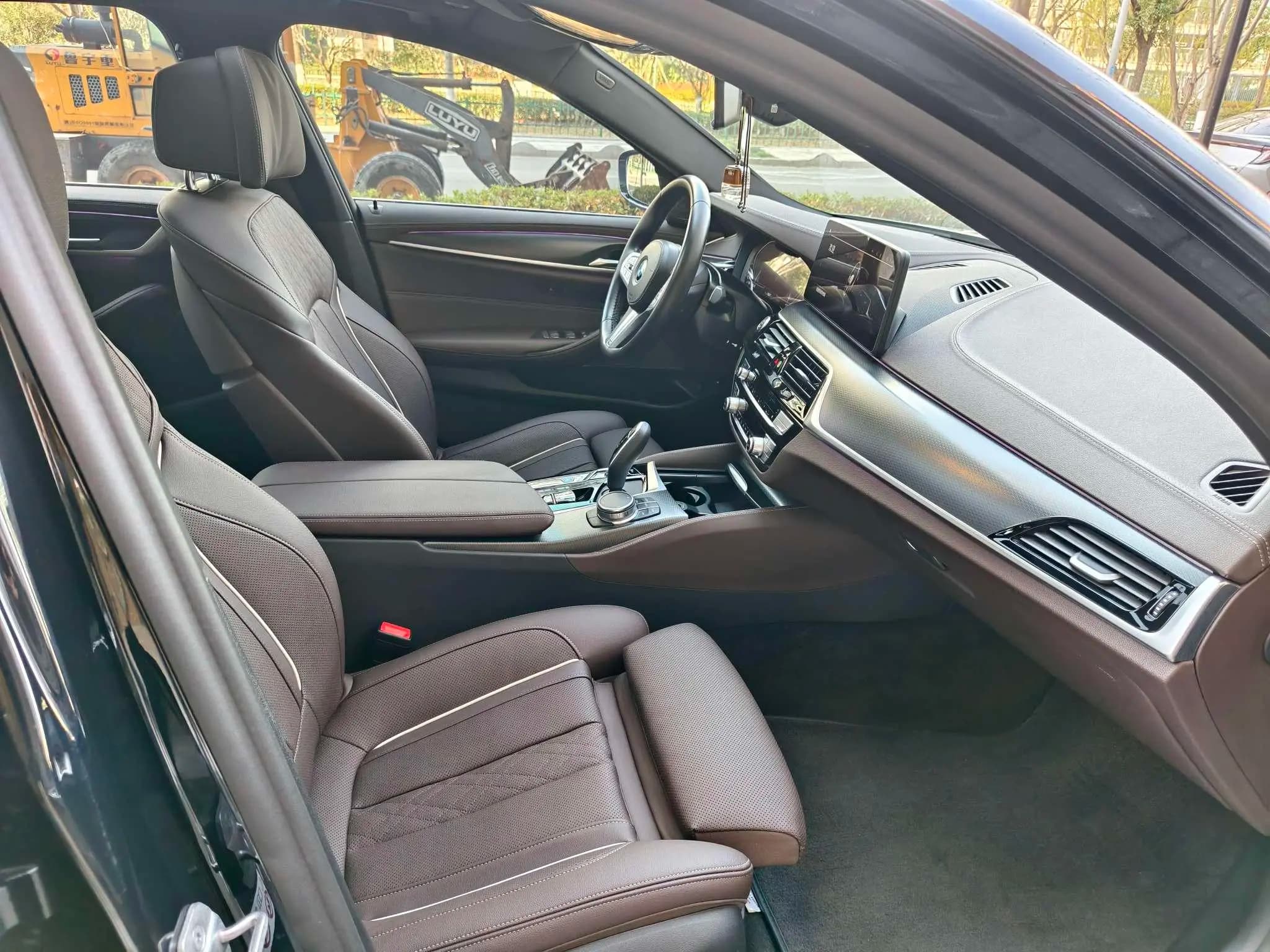 BMW 5 Series PHEV 2023 г. 50078 км. — фото 17