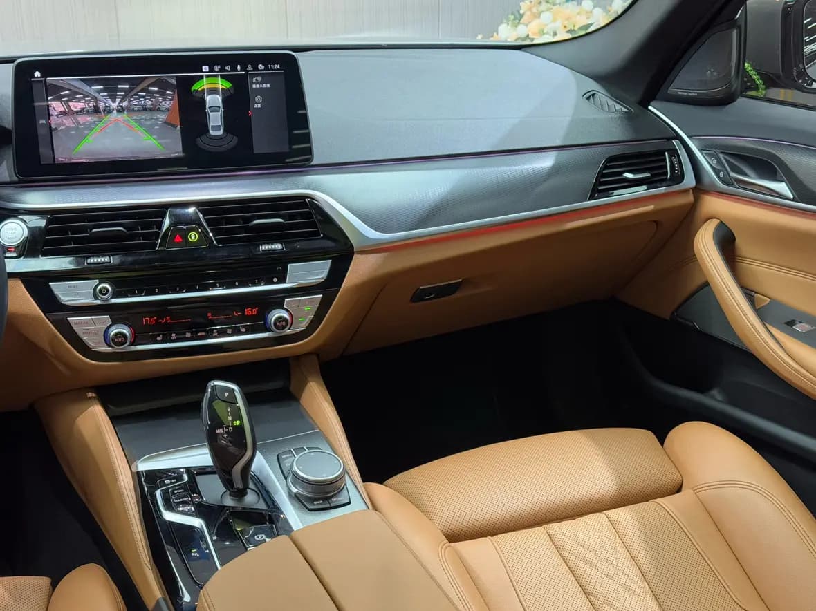 BMW 5 Series 2021 г. 61078 км. — фото 16