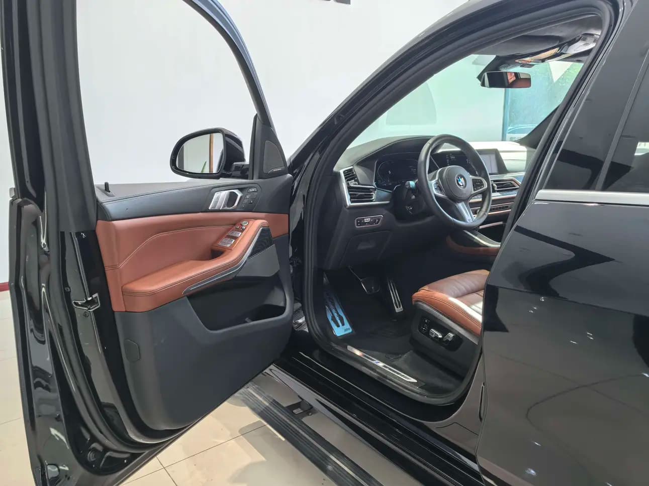 BMW X7 2021 г. 60111 км. — фото 23