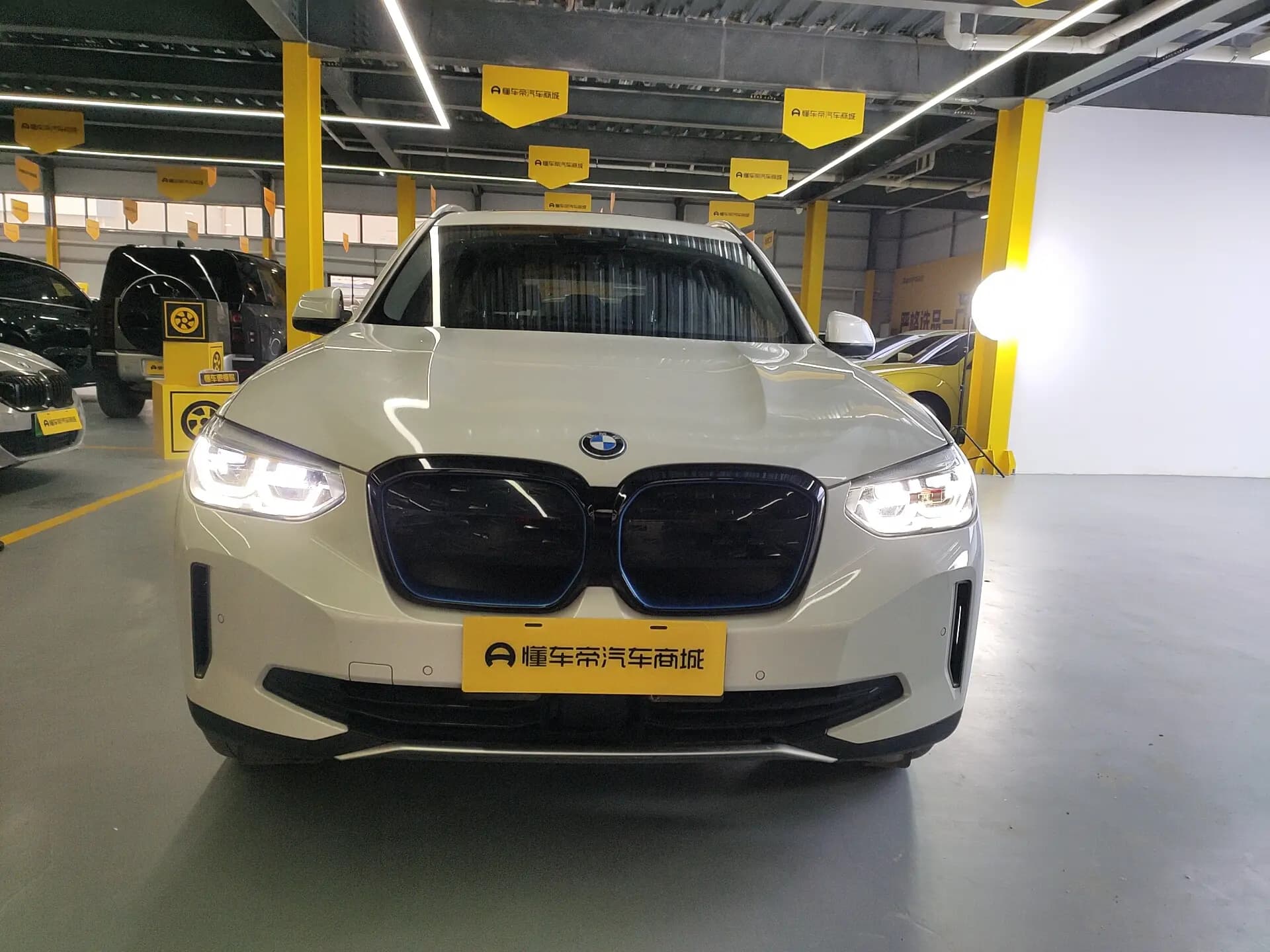 BMW iX3 2021 г. 72811 км. — фото 2
