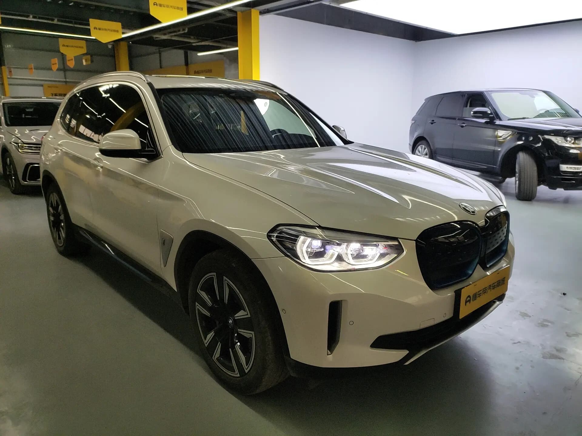 BMW iX3 2021 г. 72811 км. — фото 3