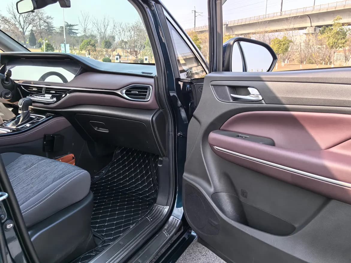 GAC Trumpchi M6 2023 г. 30003 км. — фото 11