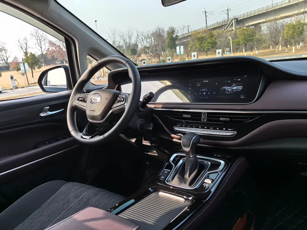 GAC Trumpchi M6 2023 г. 30003 км. — фото 13