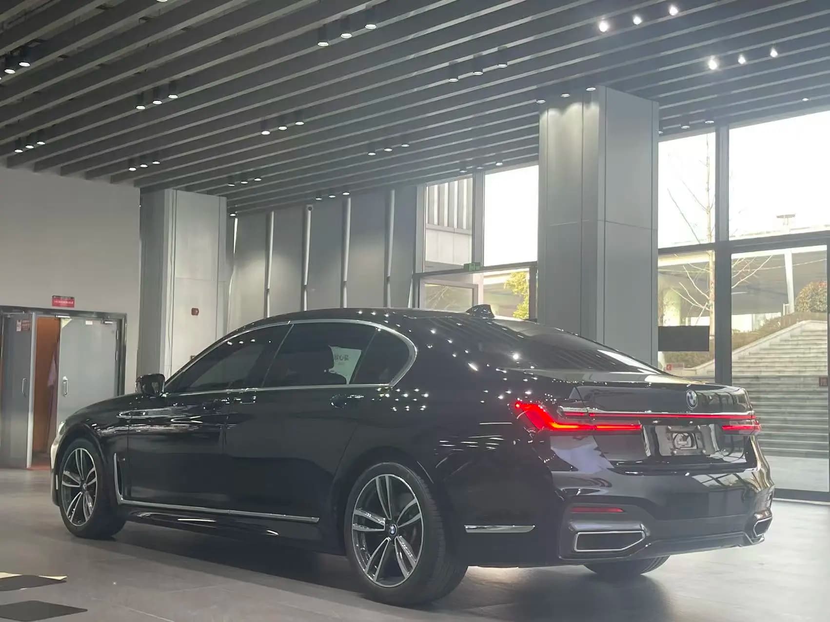 BMW 7 Series 2023 г. 58031 км. — фото 4