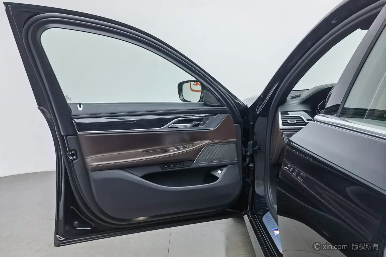 BMW 7 Series 2021 г. 119150 км. — фото 13