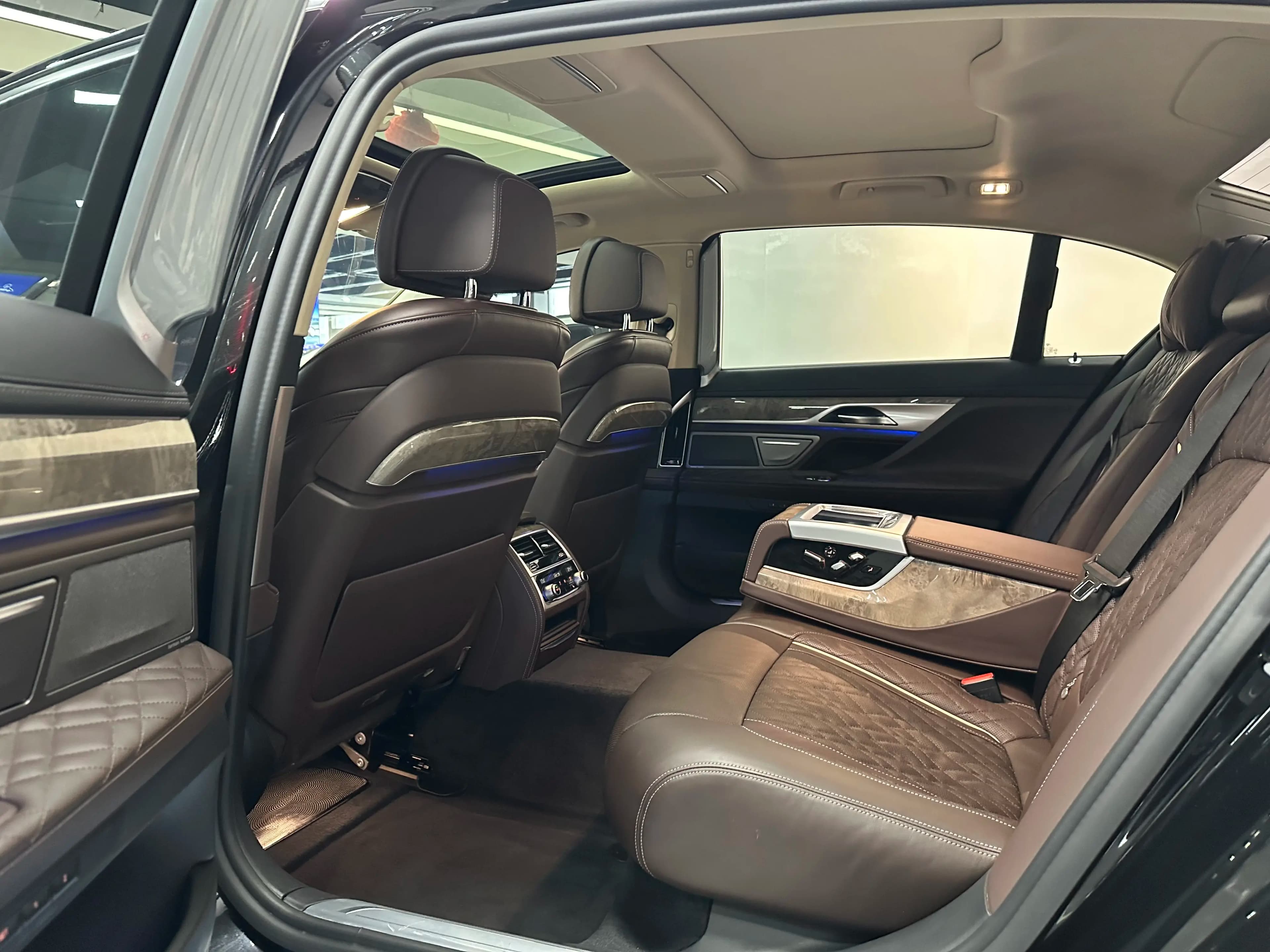 BMW 7 Series 2022 г. 44014 км. — фото 12