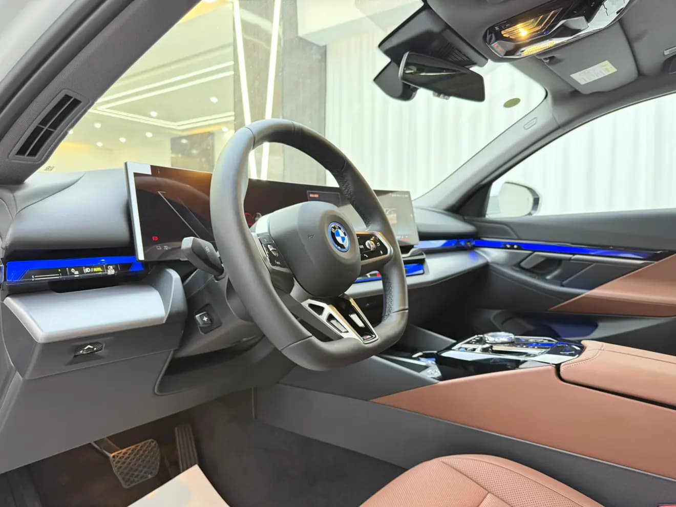 BMW i5 2025 г. — фото 8
