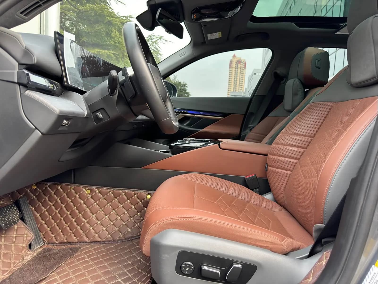 BMW i5 2024 г. 3068 км. — фото 8