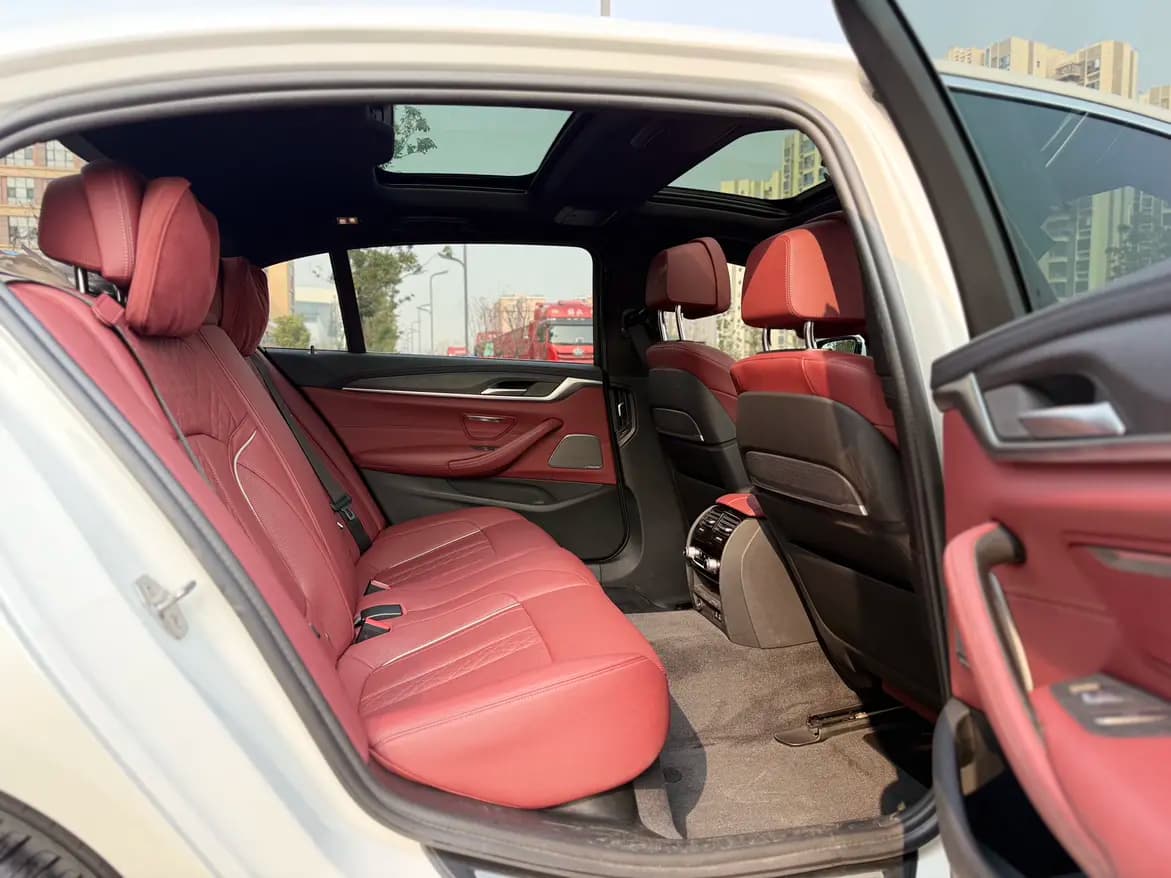 BMW 5 Series 2021 г. 63041 км. — фото 11