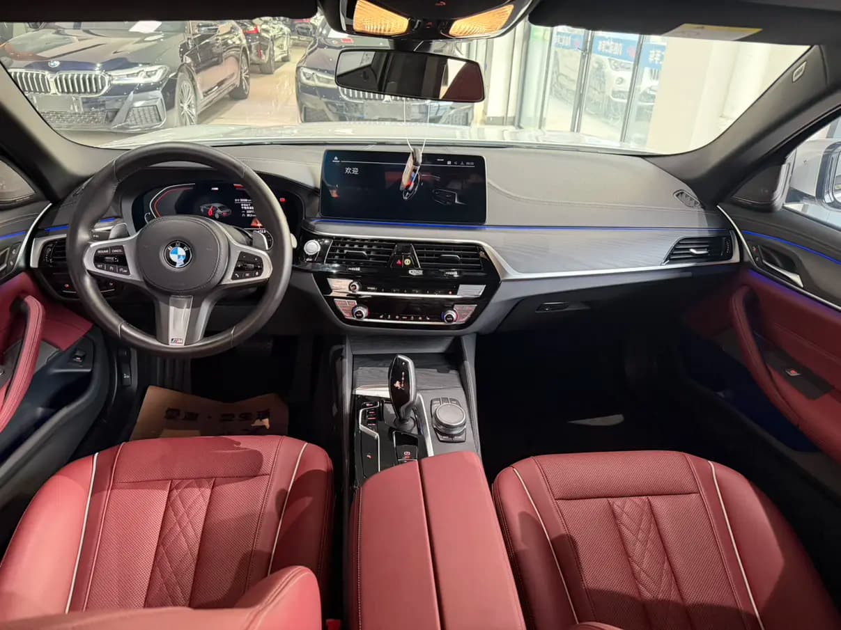 BMW 5 Series 2021 г. 33040 км. — фото 9