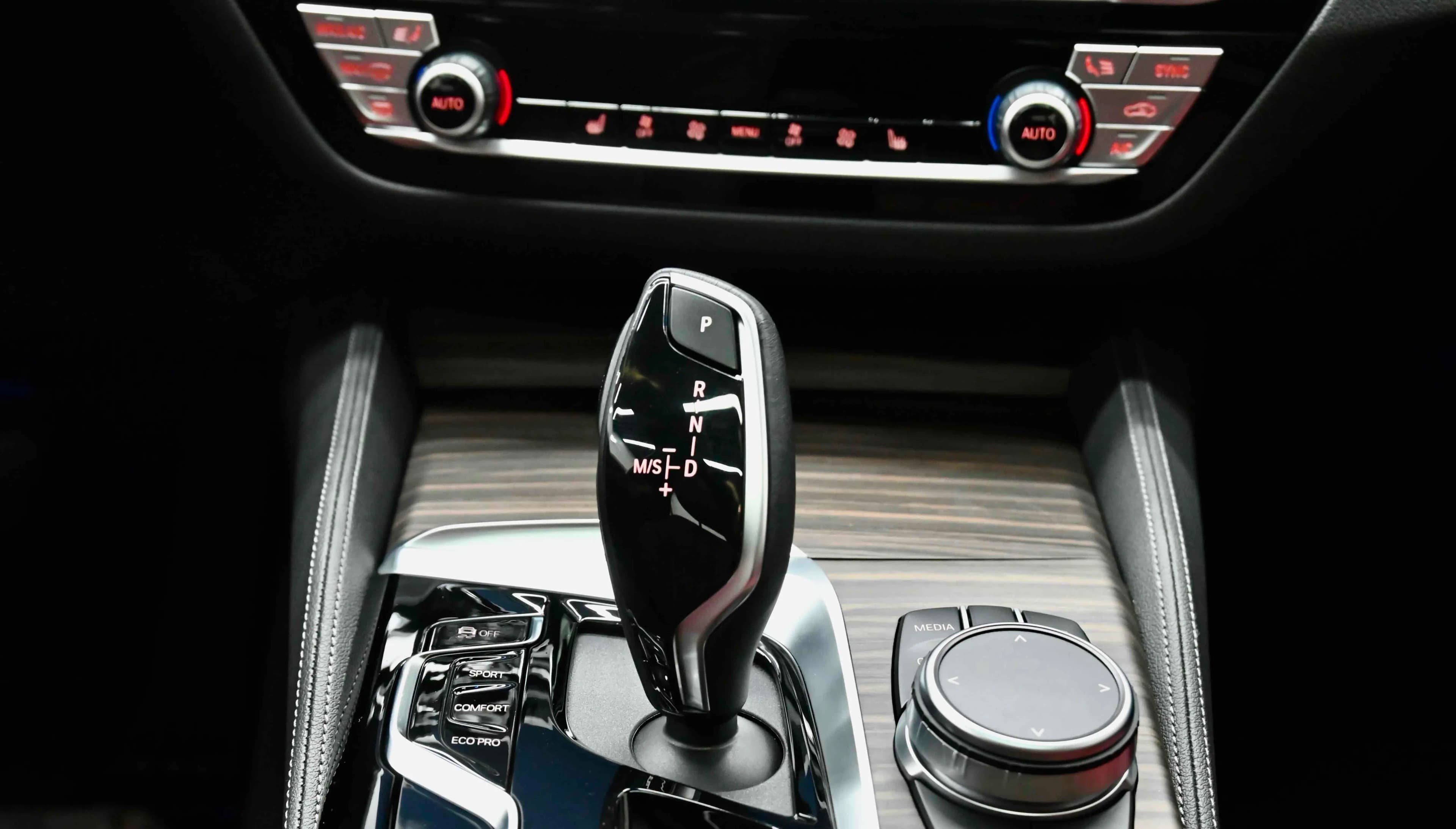 BMW 5 Series 2022 г. 42140 км. — фото 10