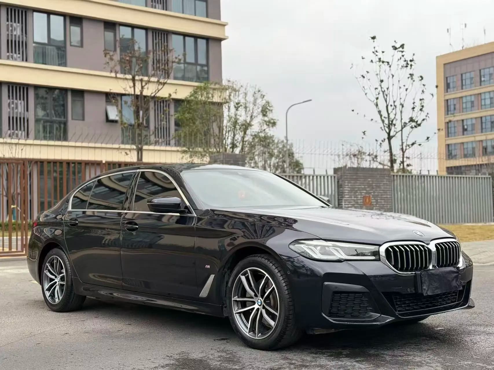 BMW 5 Series 2022 г. 70108 км. — фото 3