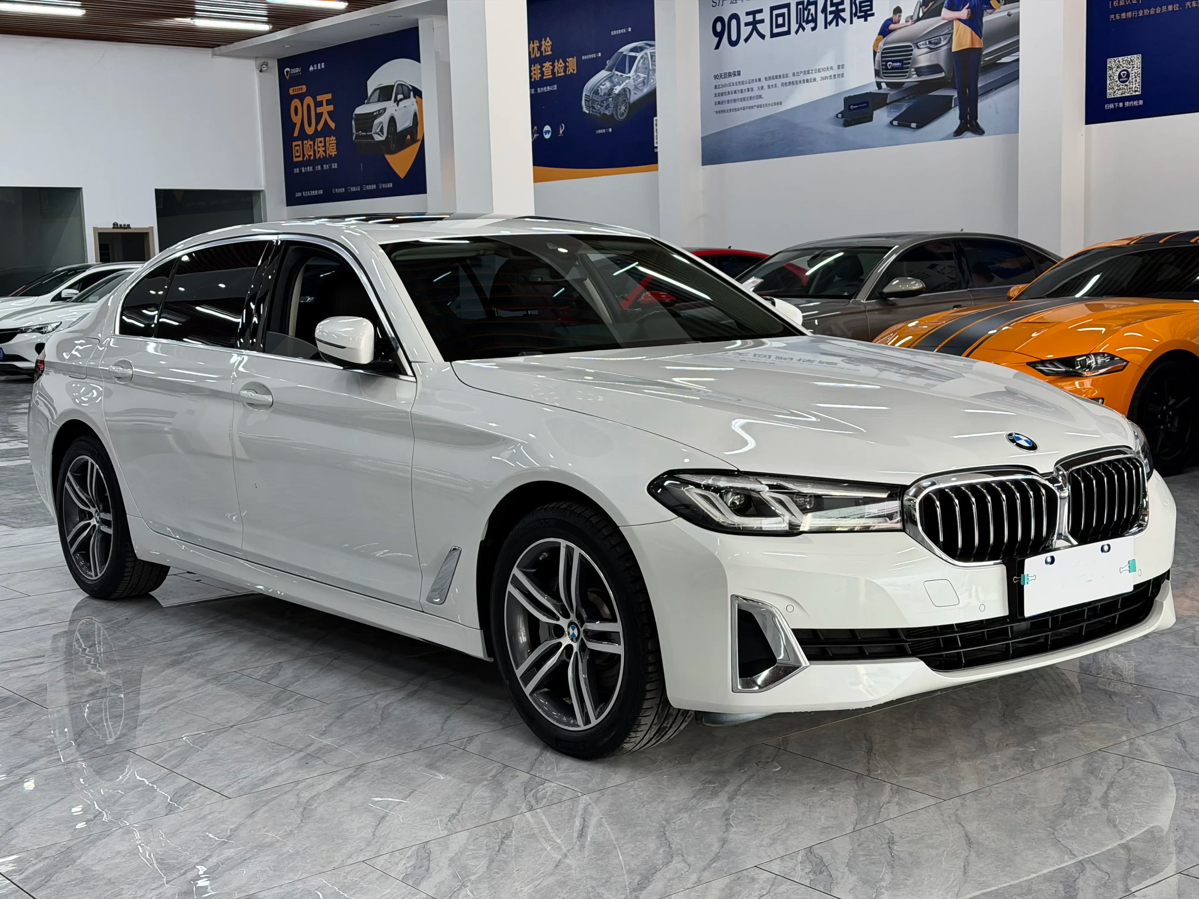 BMW 5 Series 2022 г. 80059 км. — фото 3