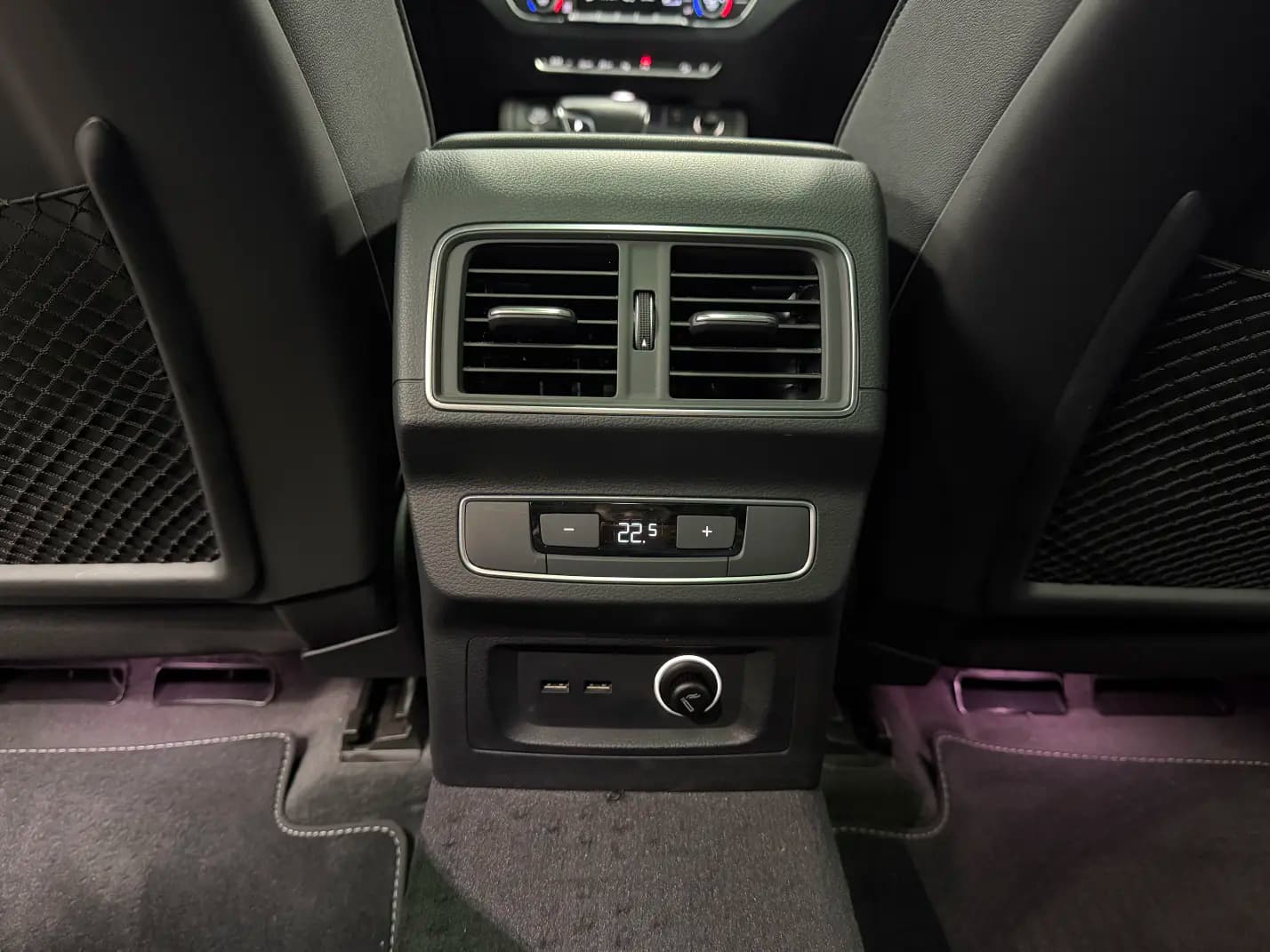 Audi Q5L 2022 г. 73144 км. — фото 11