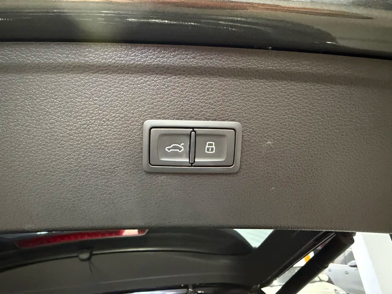 Audi Q5L 2022 г. 73144 км. — фото 14