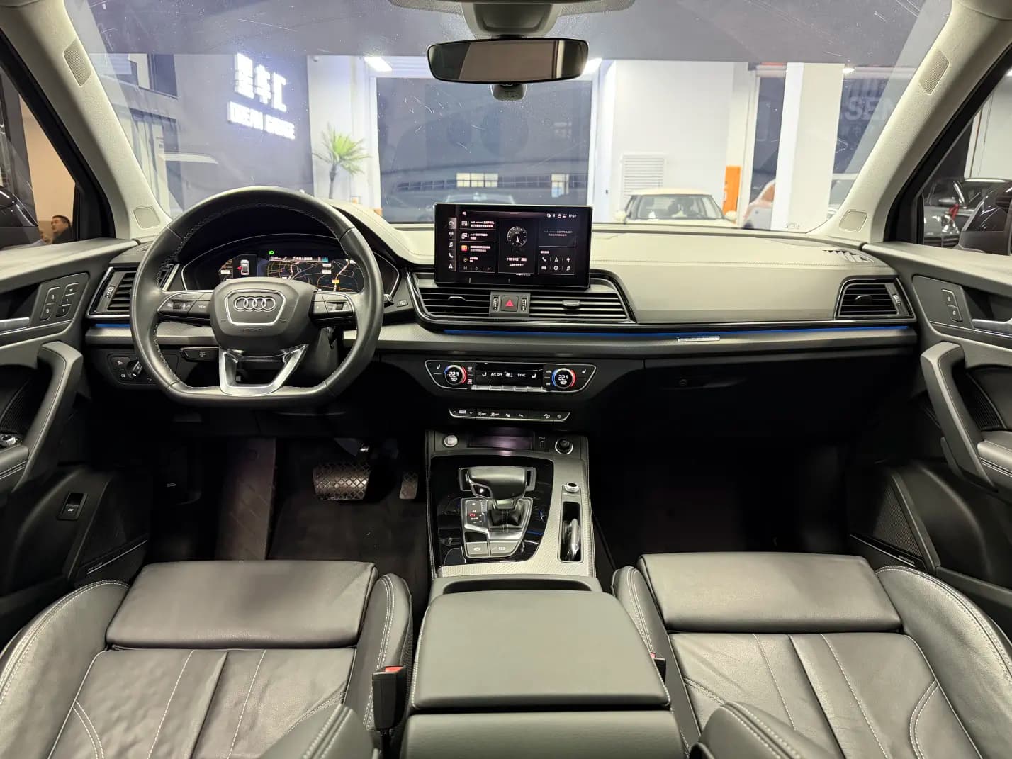 Audi Q5L 2022 г. 73144 км. — фото 16