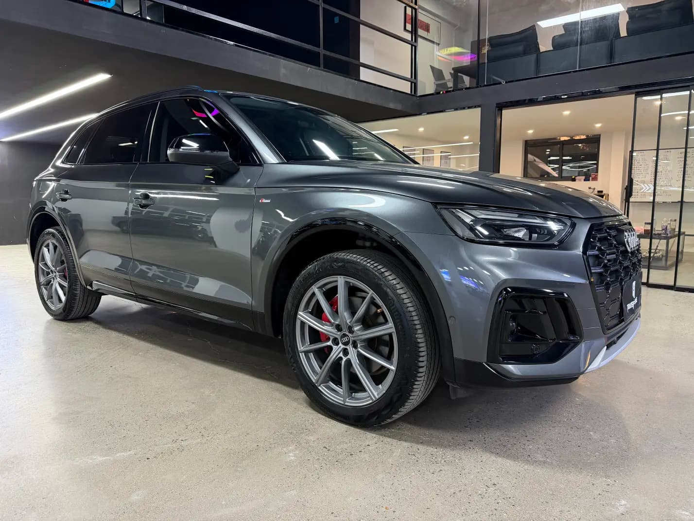 Audi Q5L 2022 г. 73144 км. — фото 3