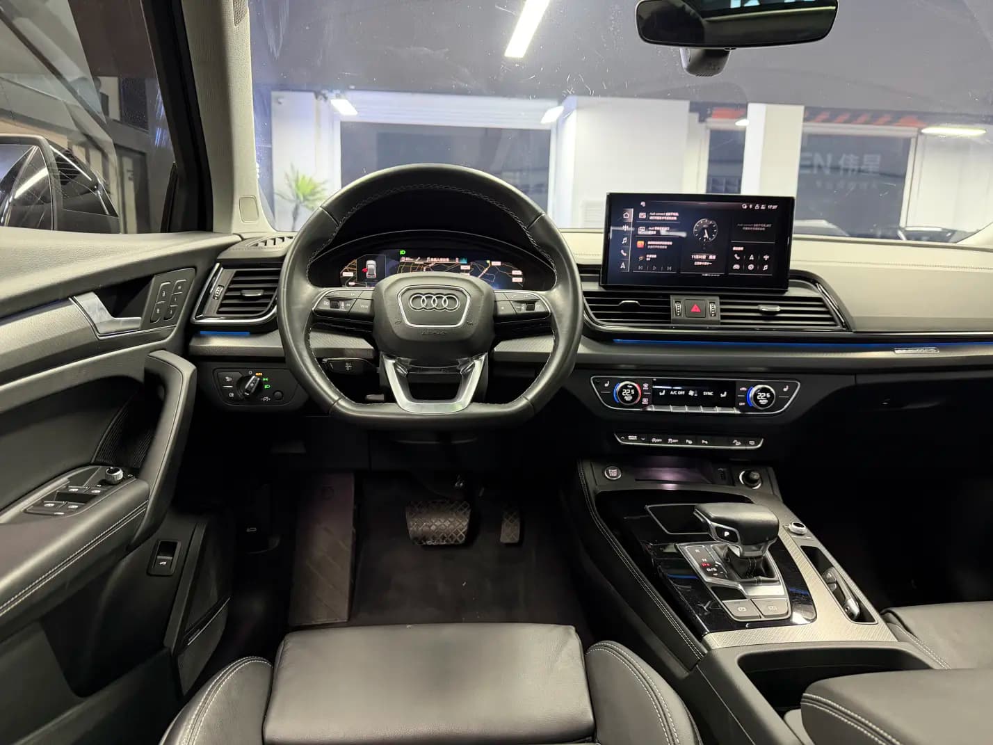 Audi Q5L 2022 г. 73144 км. — фото 22