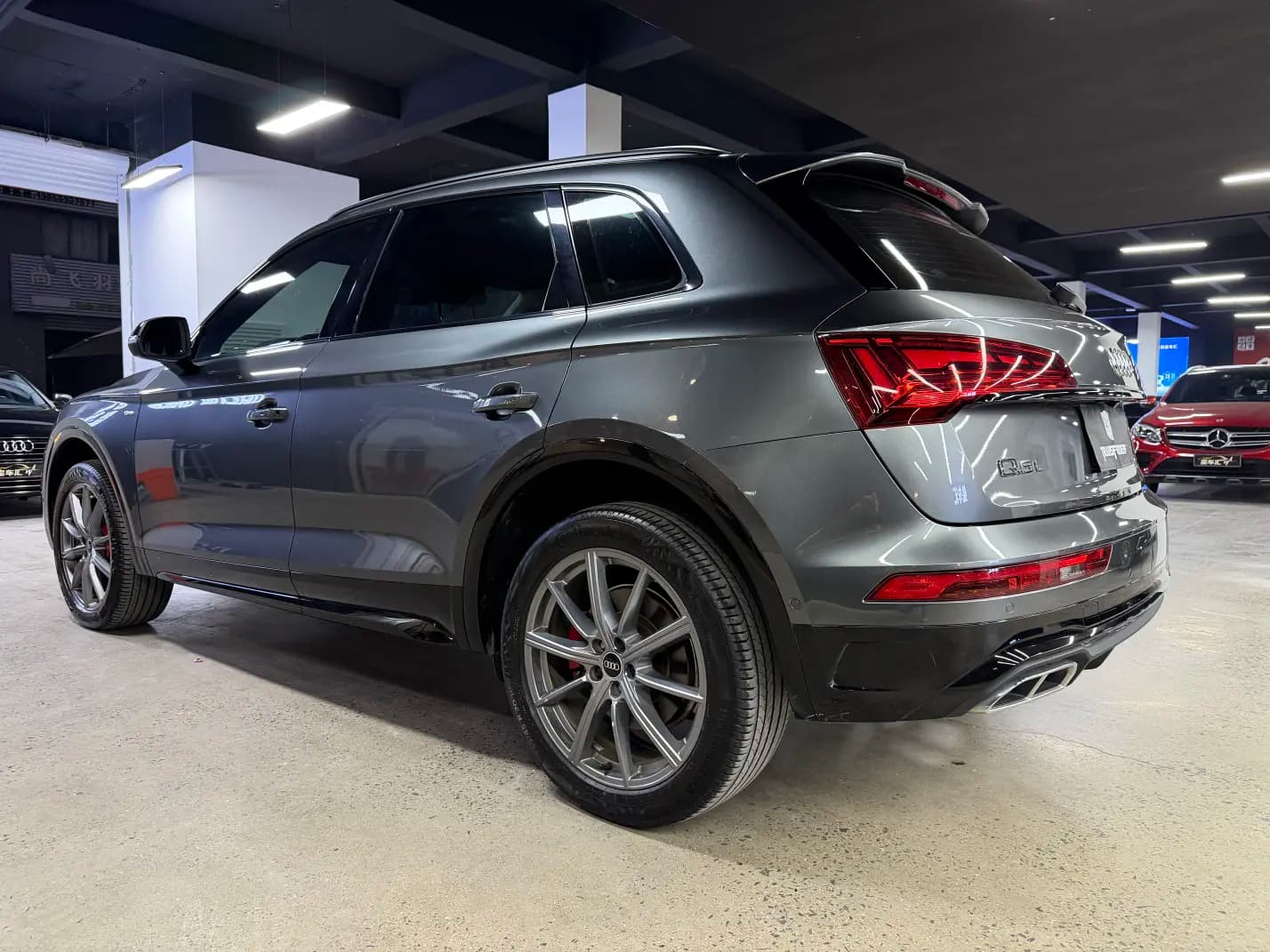 Audi Q5L 2022 г. 73144 км. — фото 4