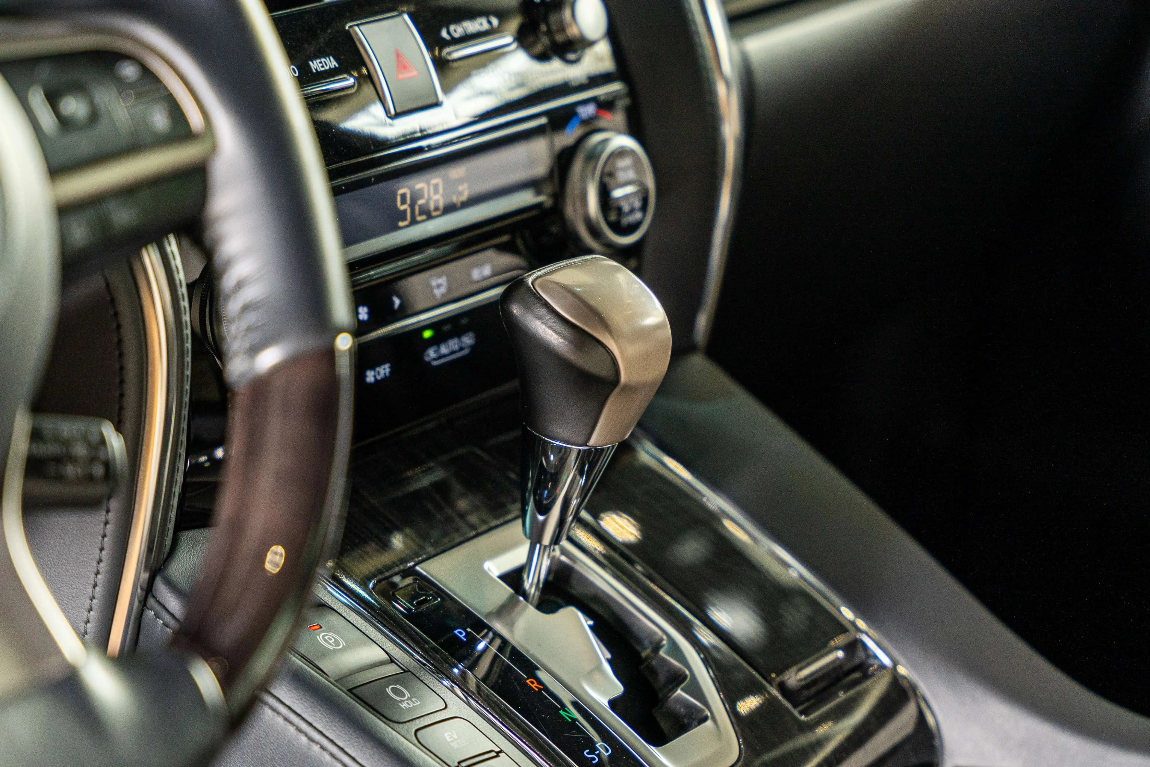 Lexus LM 2023 г. 72875 км. — фото 10