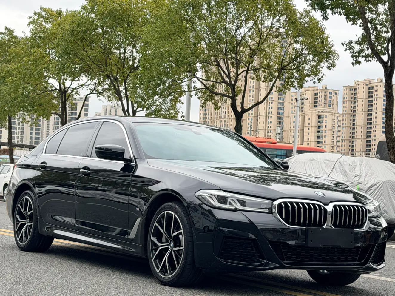 BMW 5 Series 2022 г. 76039 км. — фото 3
