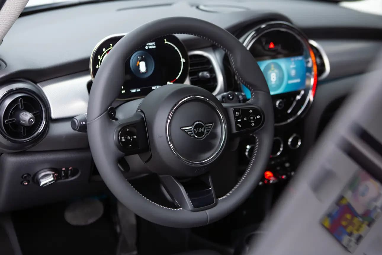 MINI  2022 г. 11000 км. — фото 10