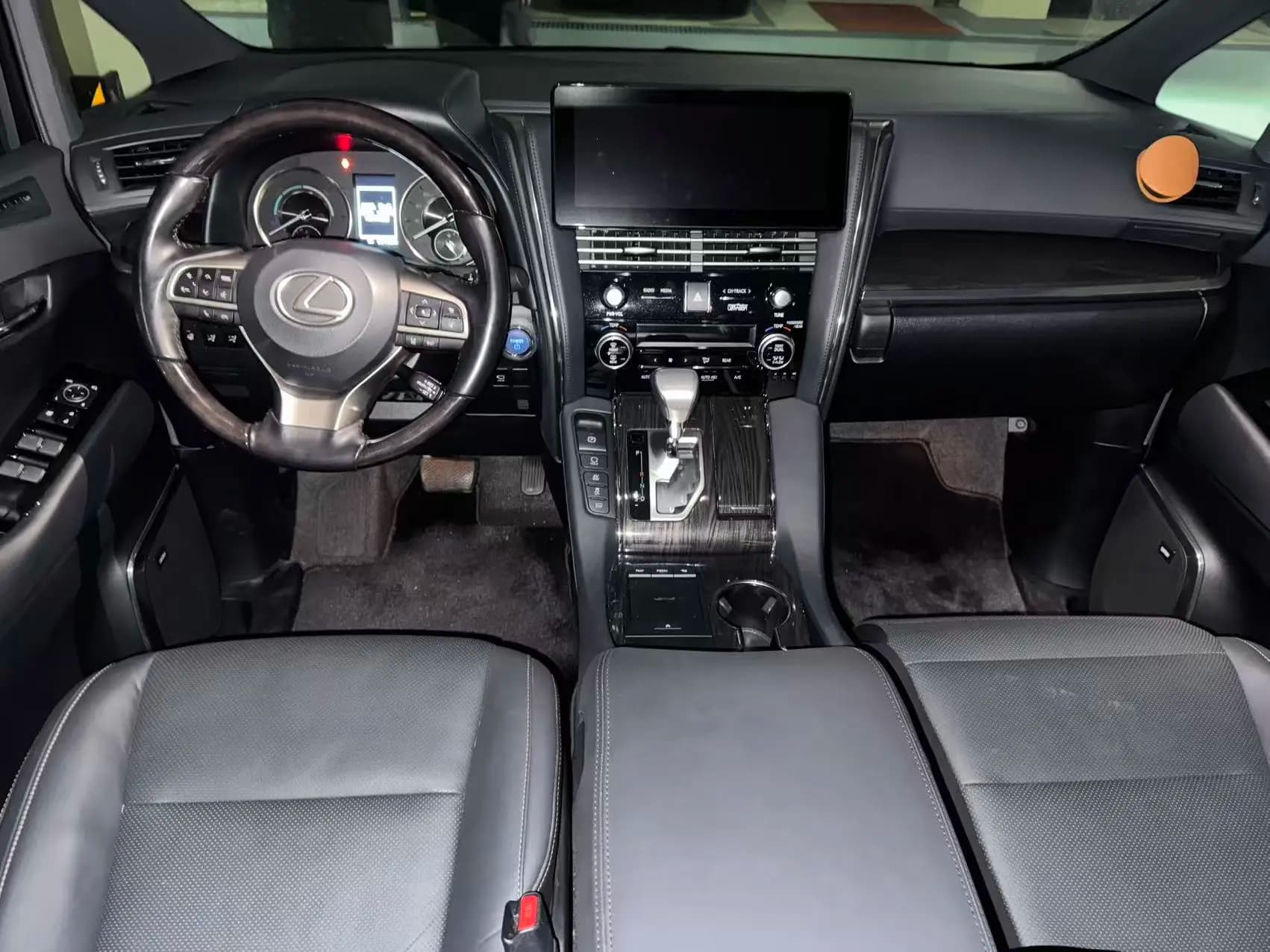 Lexus LM 2021 г. 51076 км. — фото 7
